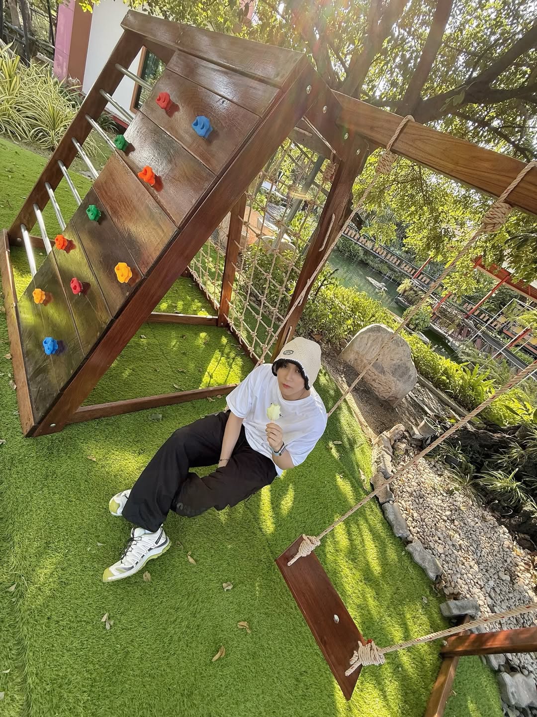 ภณ - ธนภณ เอี่ยมกำชัย