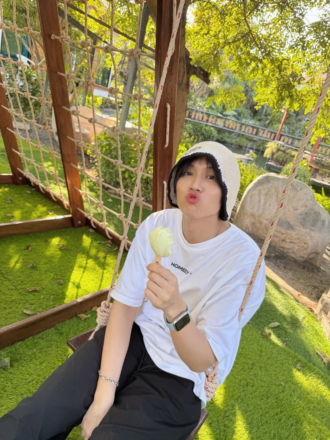 ภณ - ธนภณ เอี่ยมกำชัย