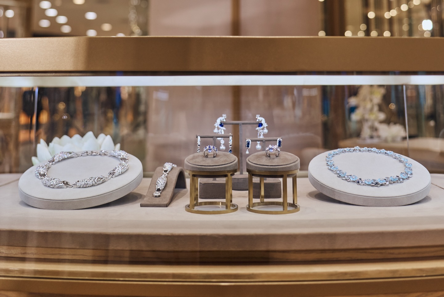 กองทัพ พีค