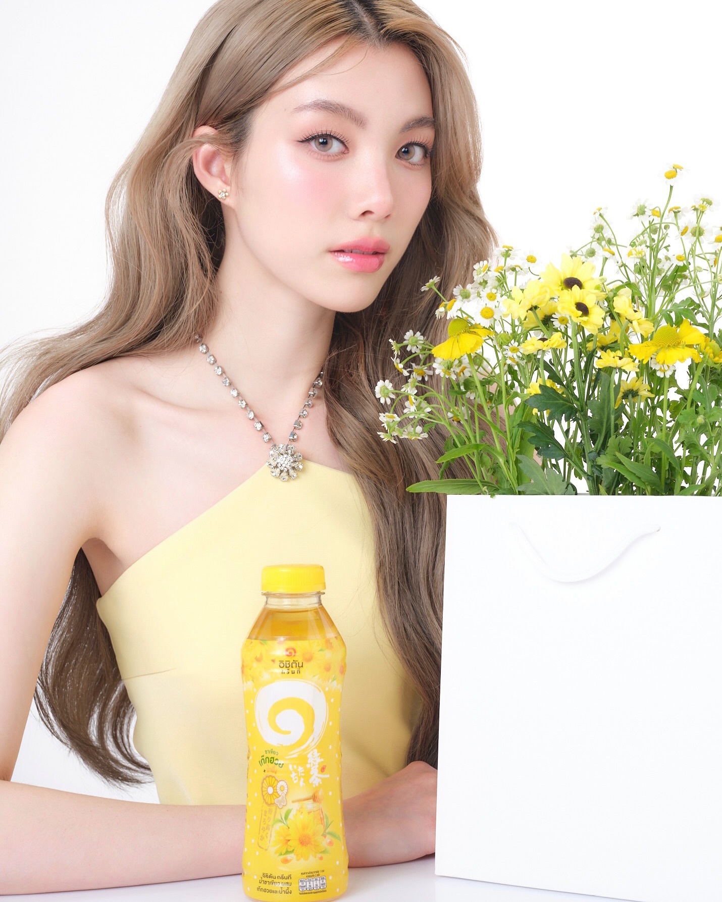 ออม - กรณ์นภัส เศรษฐรัตนพงศ์