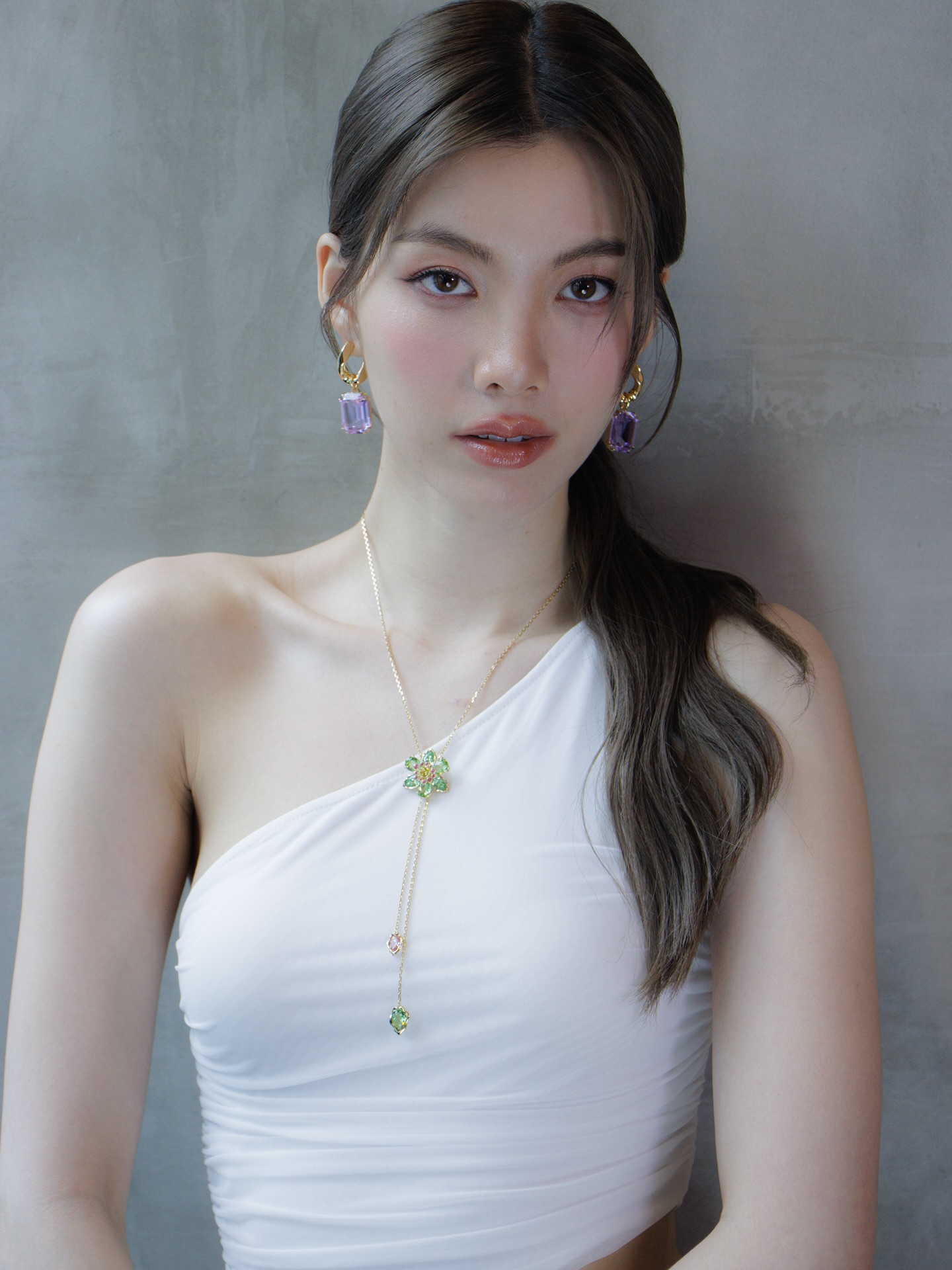 ออม - กรณ์นภัส เศรษฐรัตนพงศ์