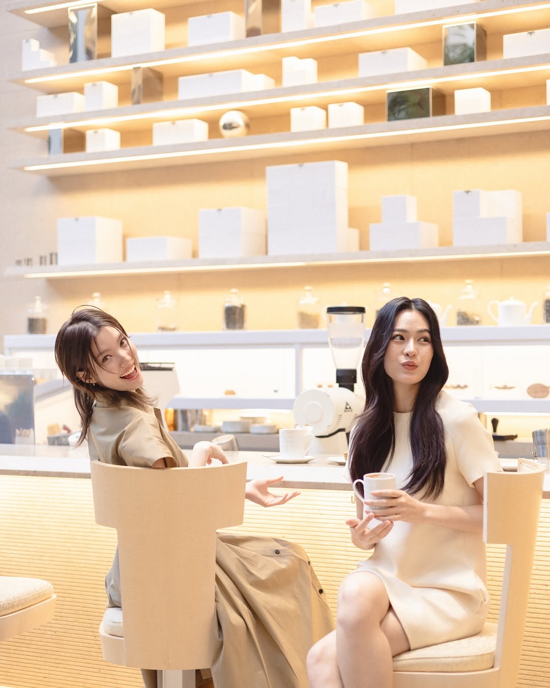 ออม - กรณ์นภัส เศรษฐรัตนพงศ์