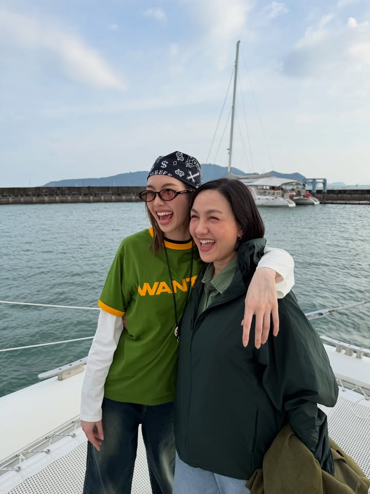 ออม - กรณ์นภัส เศรษฐรัตนพงศ์