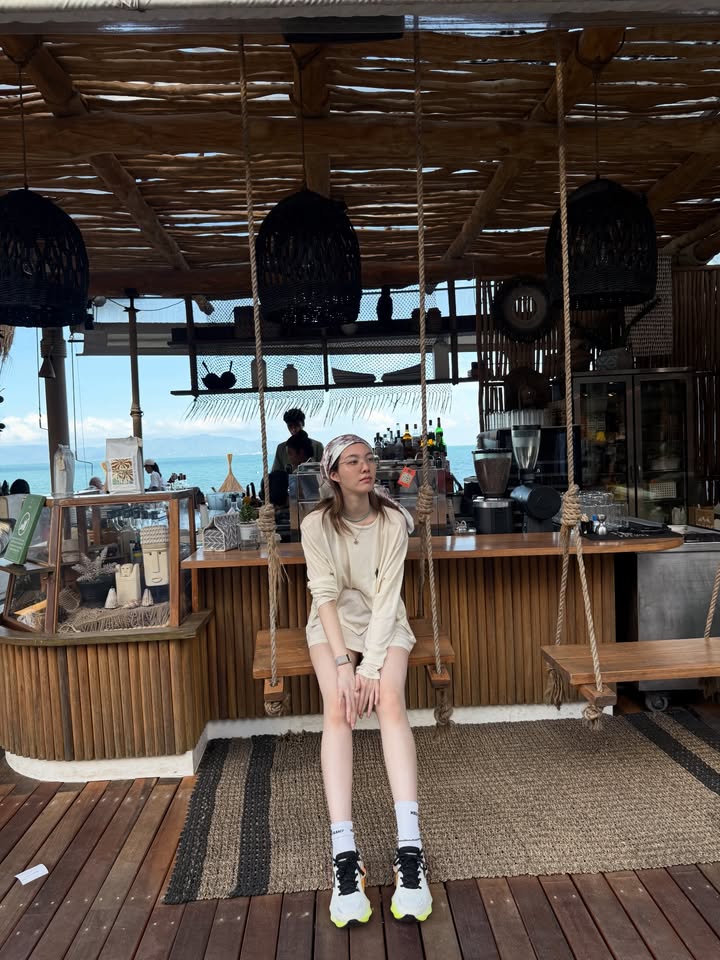 ออม - กรณ์นภัส เศรษฐรัตนพงศ์