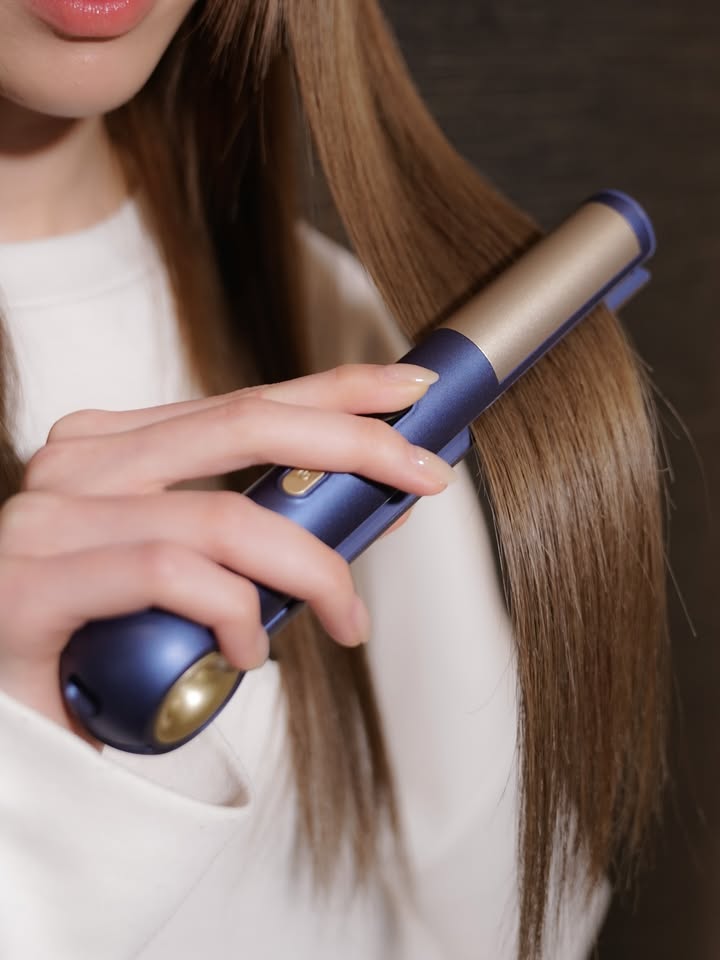 ออม - กรณ์นภัส เศรษฐรัตนพงศ์