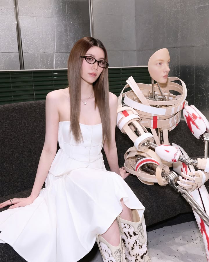 ออม - กรณ์นภัส เศรษฐรัตนพงศ์