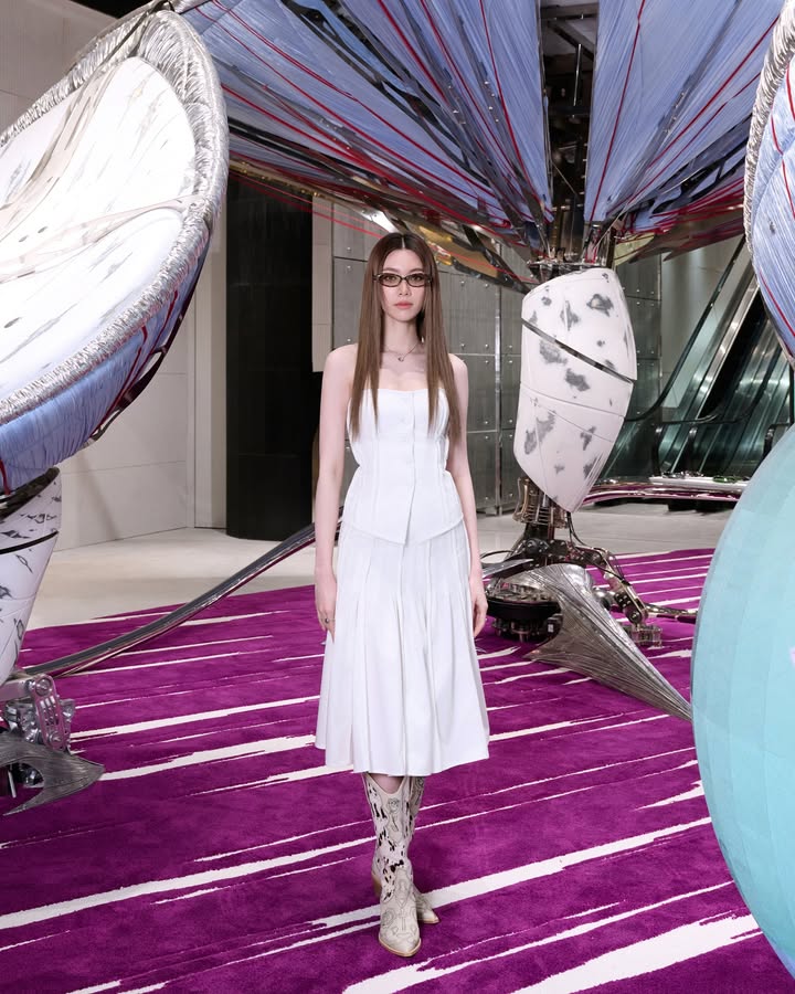 ออม - กรณ์นภัส เศรษฐรัตนพงศ์