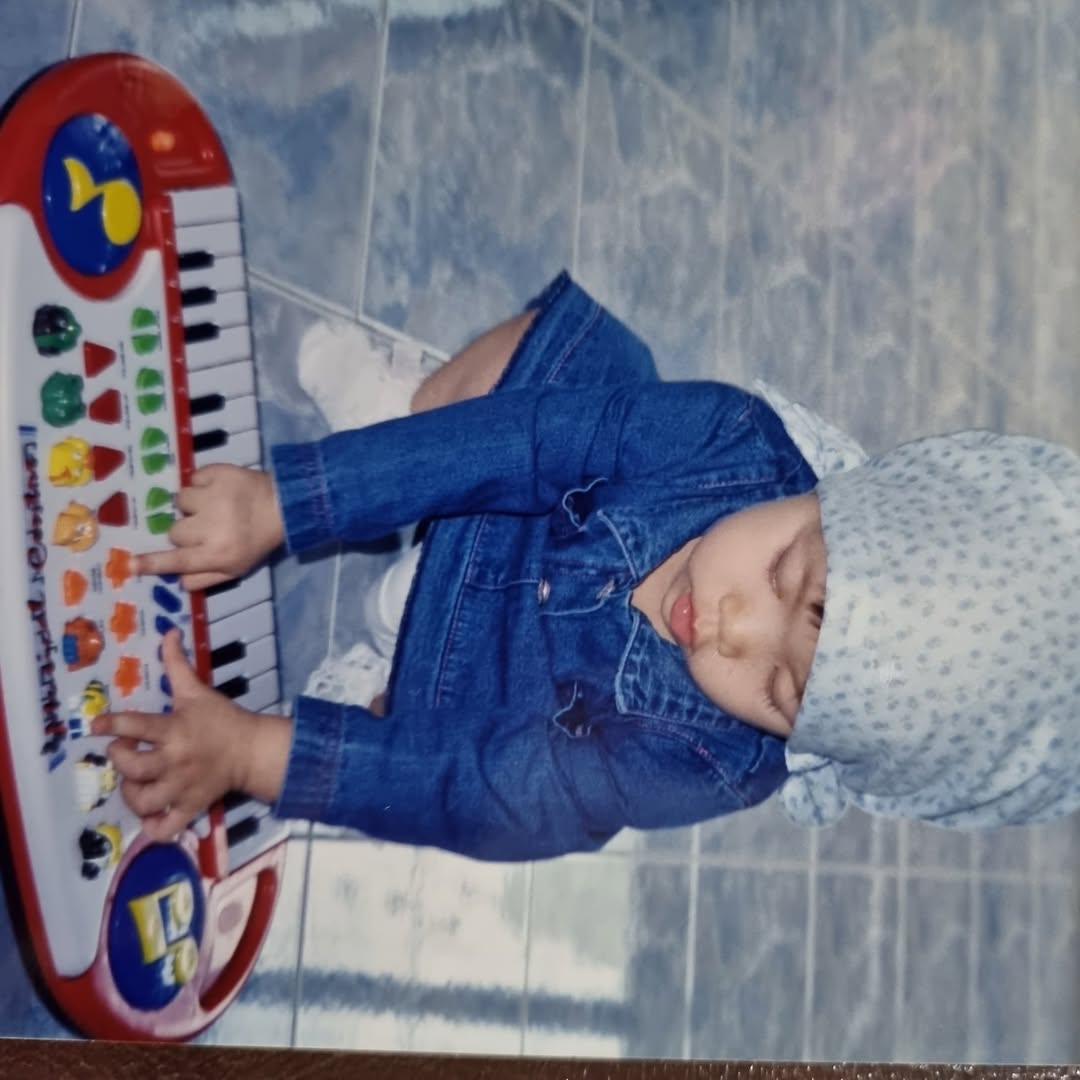 ออม - กรณ์นภัส เศรษฐรัตนพงศ์