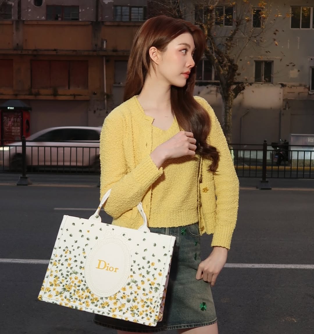 ออม - กรณ์นภัส เศรษฐรัตนพงศ์