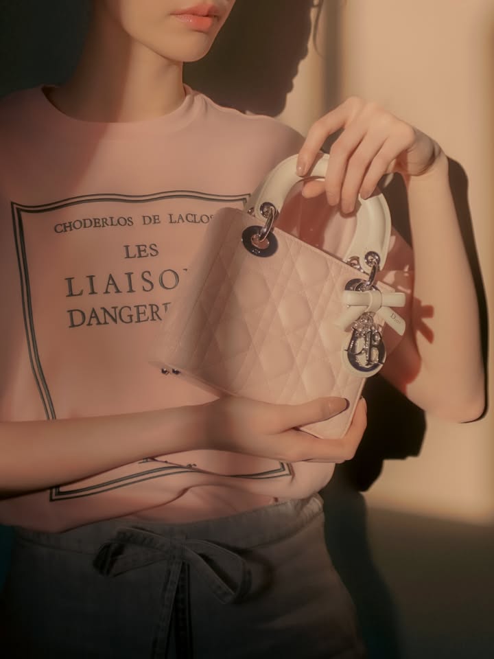 ออม - กรณ์นภัส เศรษฐรัตนพงศ์