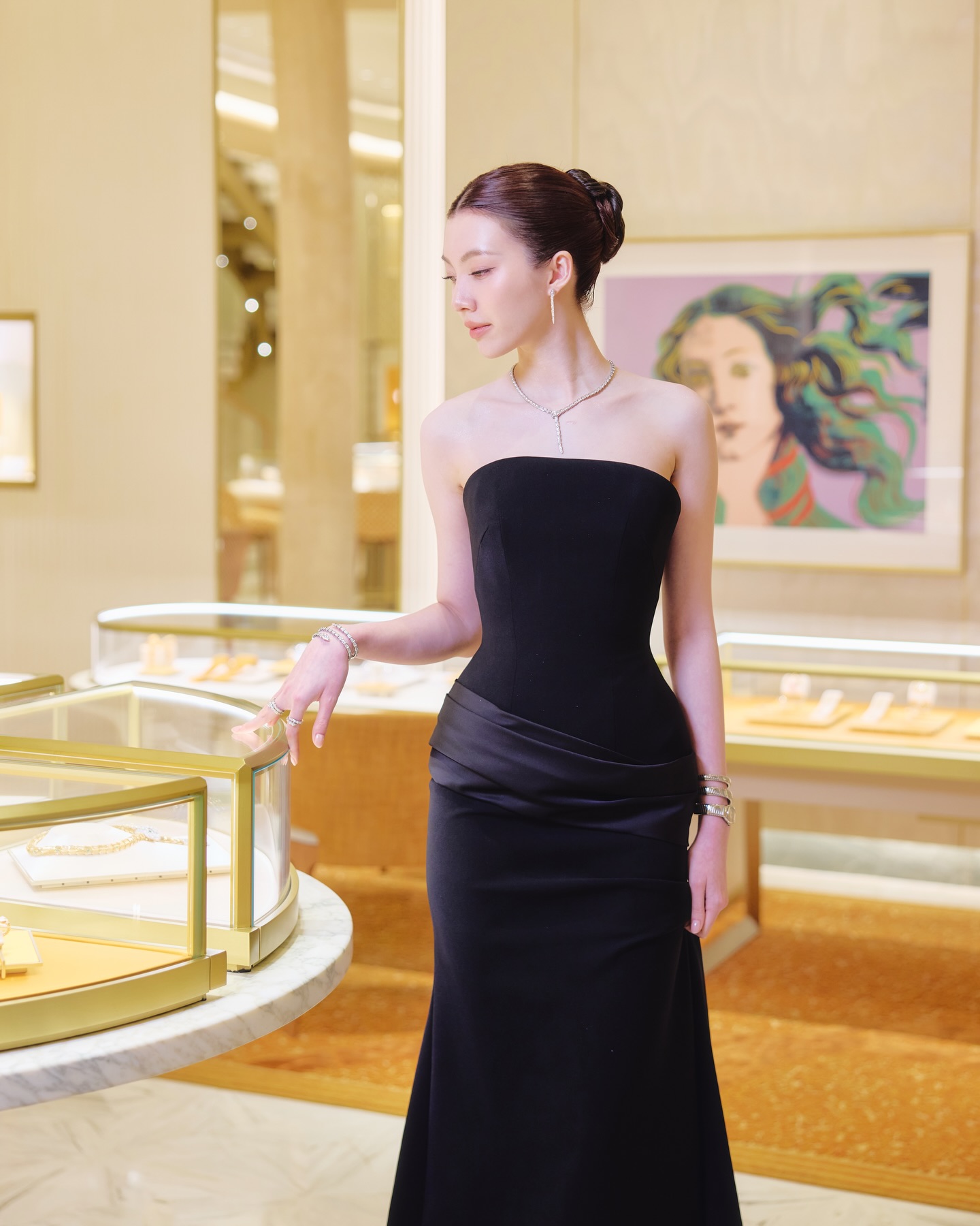 ออม - กรณ์นภัส เศรษฐรัตนพงศ์