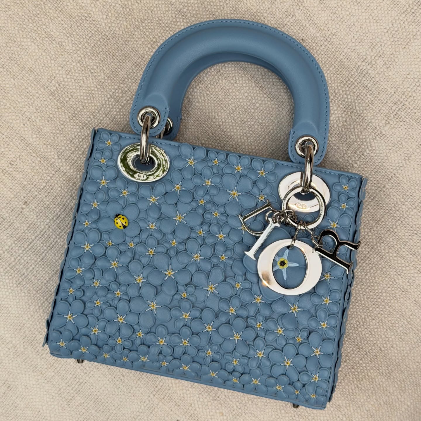 ออม - กรณ์นภัส เศรษฐรัตนพงศ์