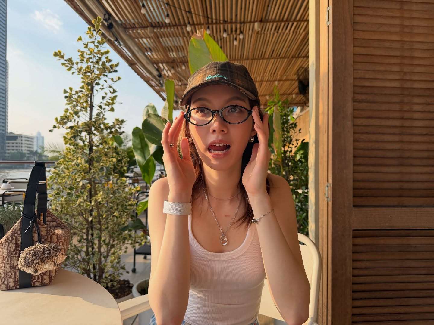 ออม - กรณ์นภัส เศรษฐรัตนพงศ์