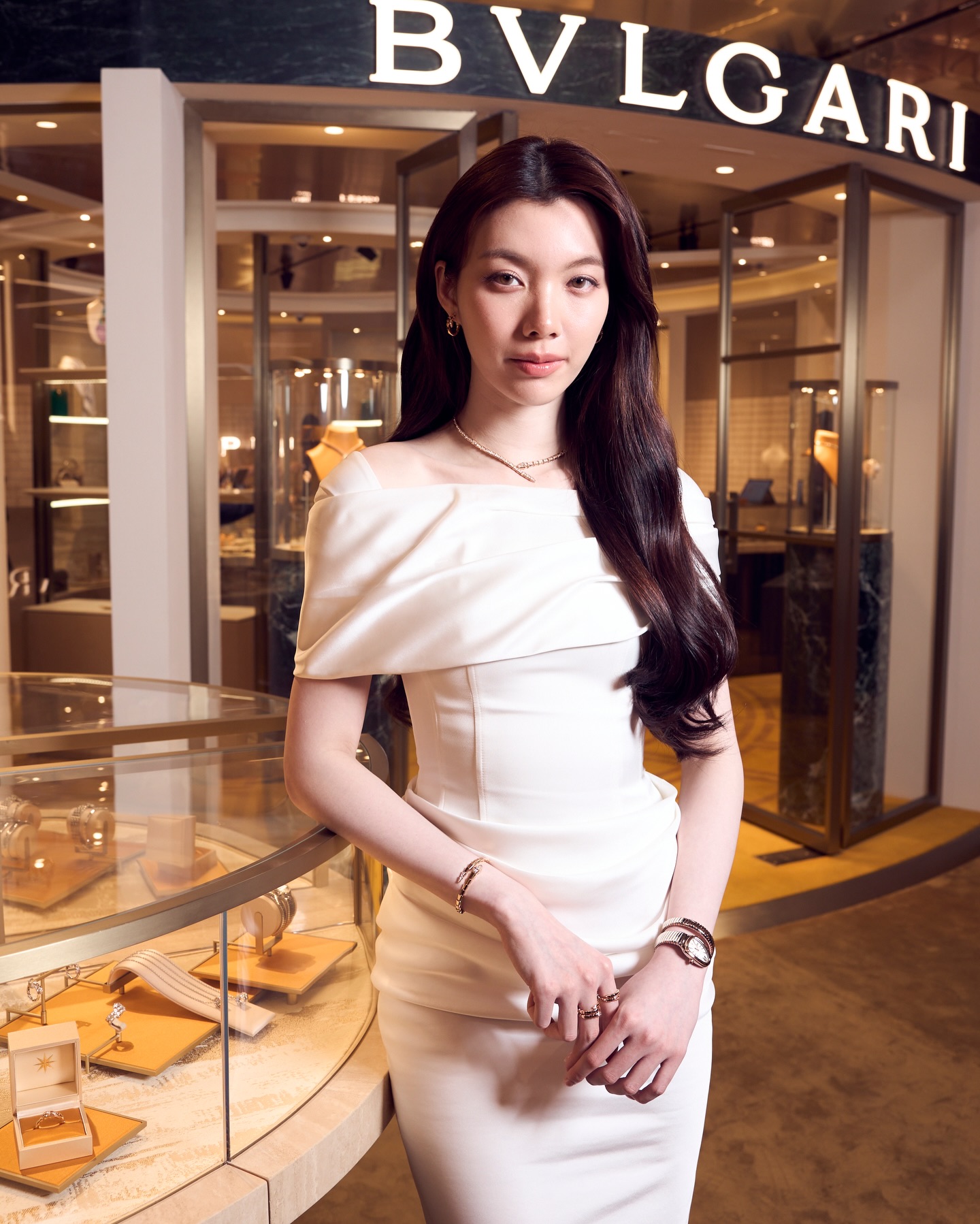 ออม - กรณ์นภัส เศรษฐรัตนพงศ์