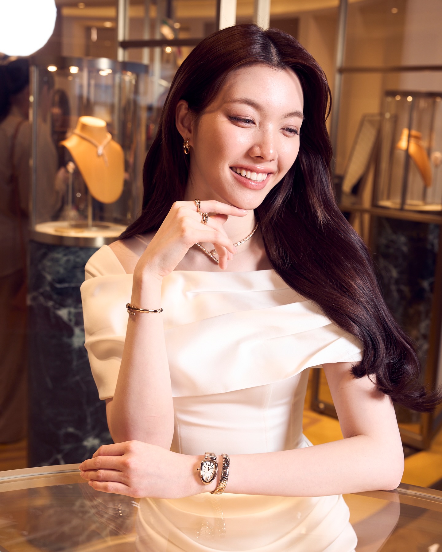 ออม - กรณ์นภัส เศรษฐรัตนพงศ์