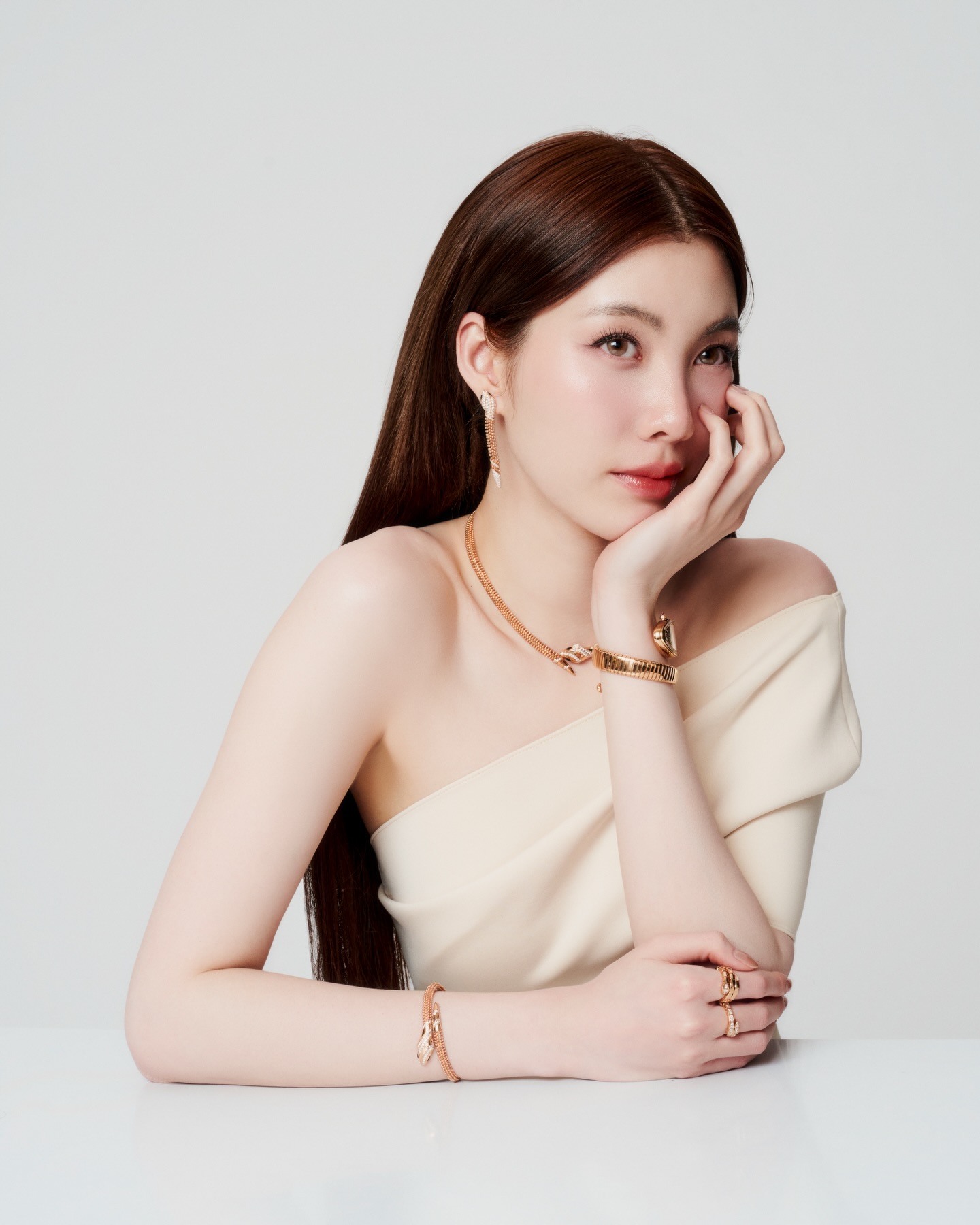 ออม - กรณ์นภัส เศรษฐรัตนพงศ์