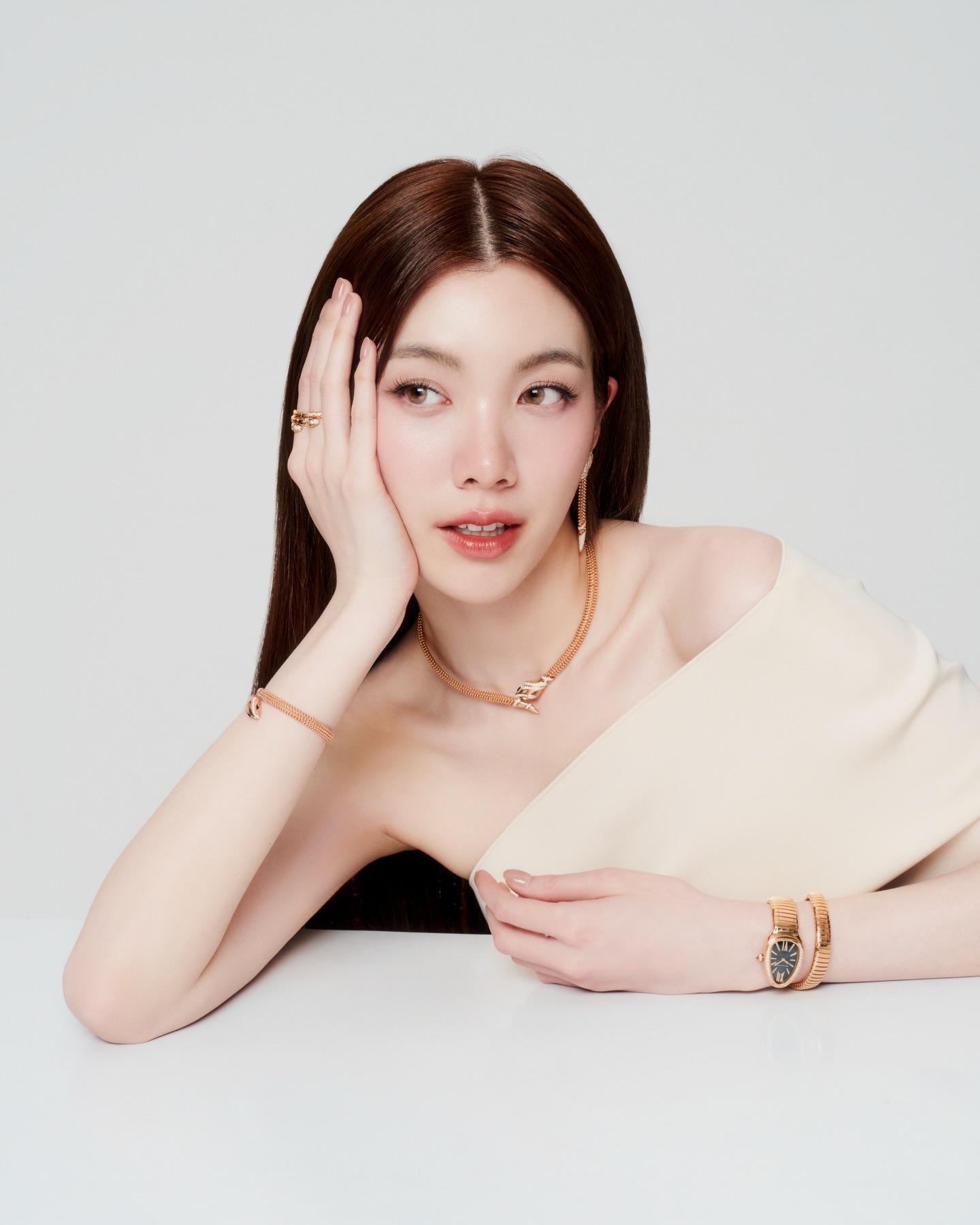 ออม - กรณ์นภัส เศรษฐรัตนพงศ์