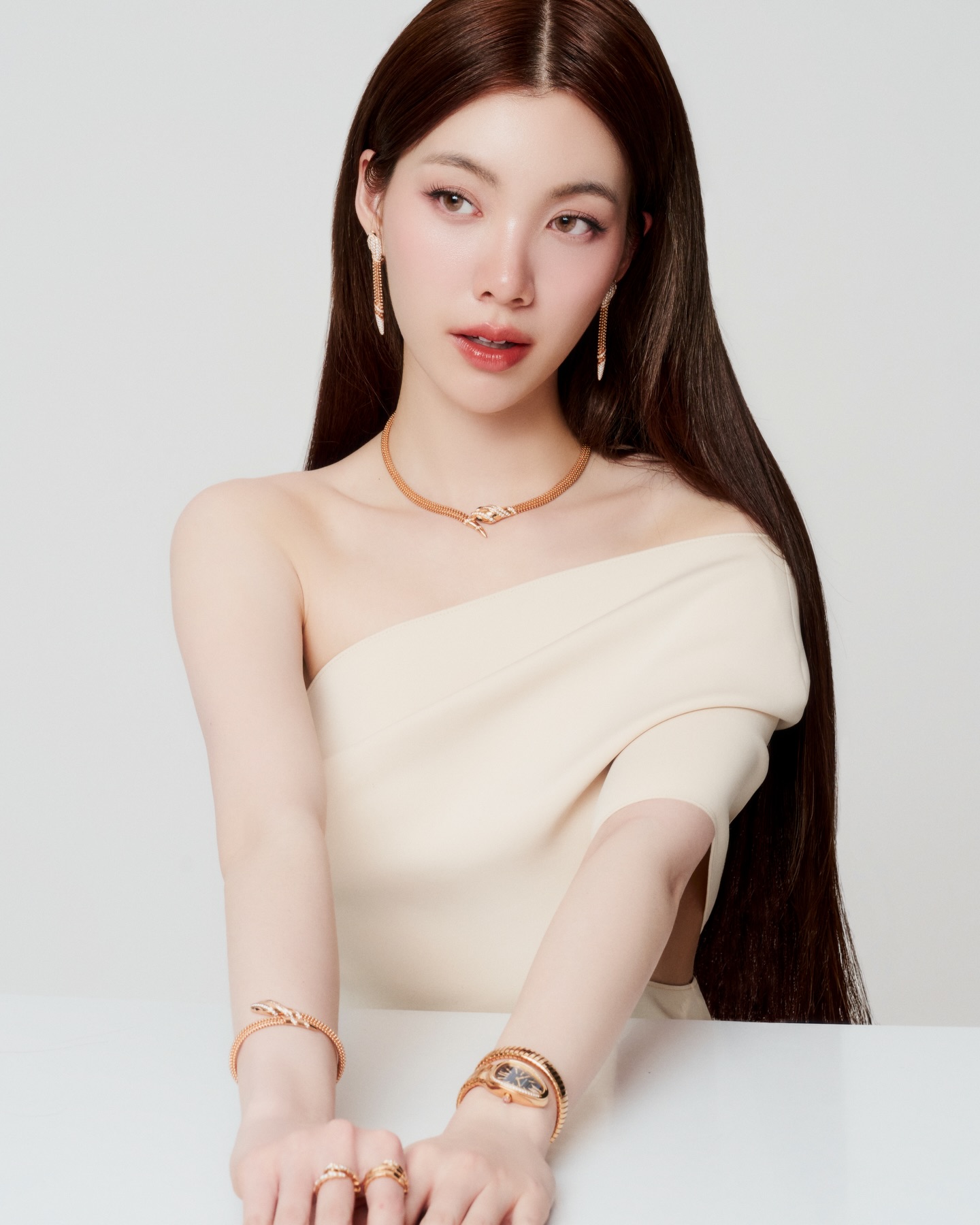 ออม - กรณ์นภัส เศรษฐรัตนพงศ์