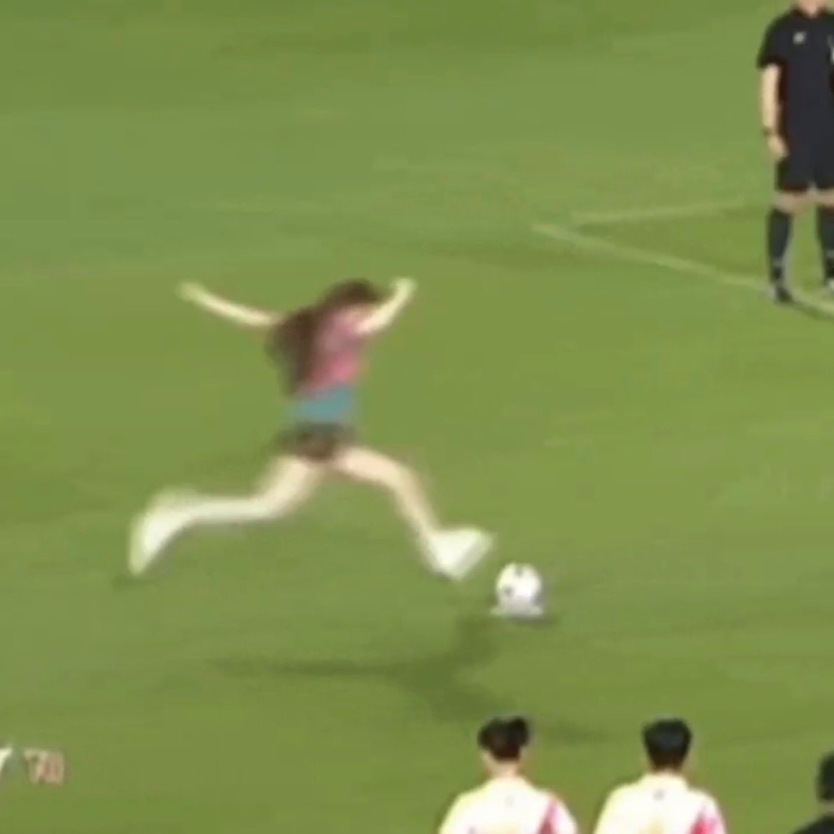 ออม - กรณ์นภัส เศรษฐรัตนพงศ์