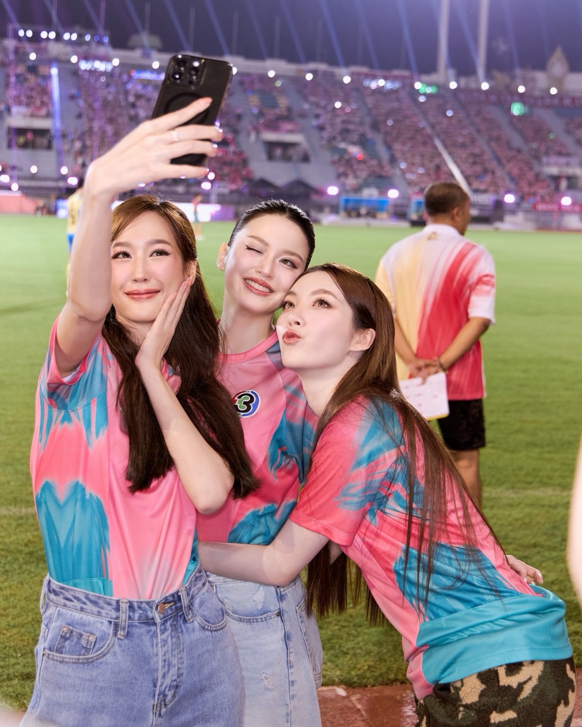 ออม - กรณ์นภัส เศรษฐรัตนพงศ์