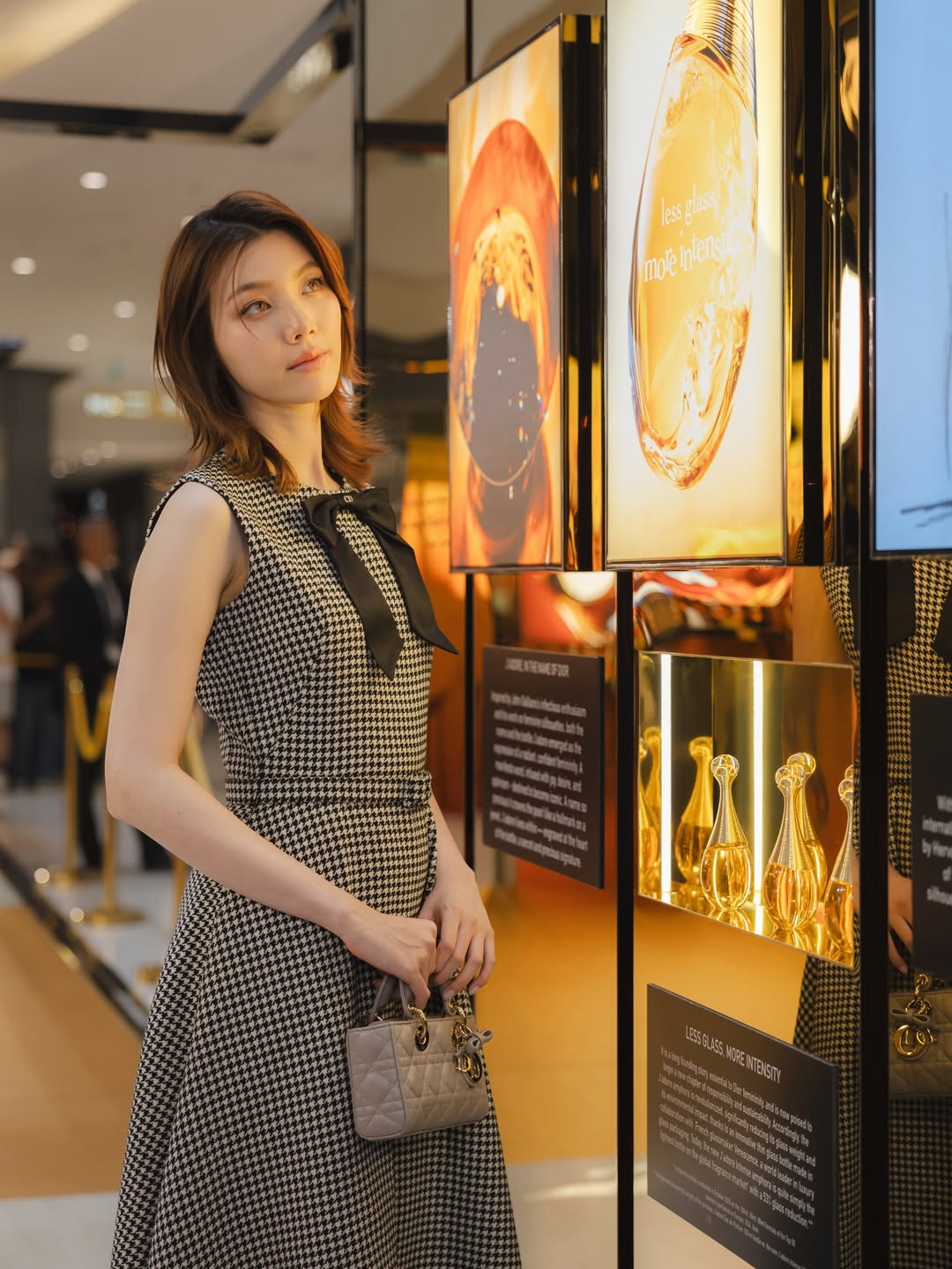 ออม - กรณ์นภัส เศรษฐรัตนพงศ์