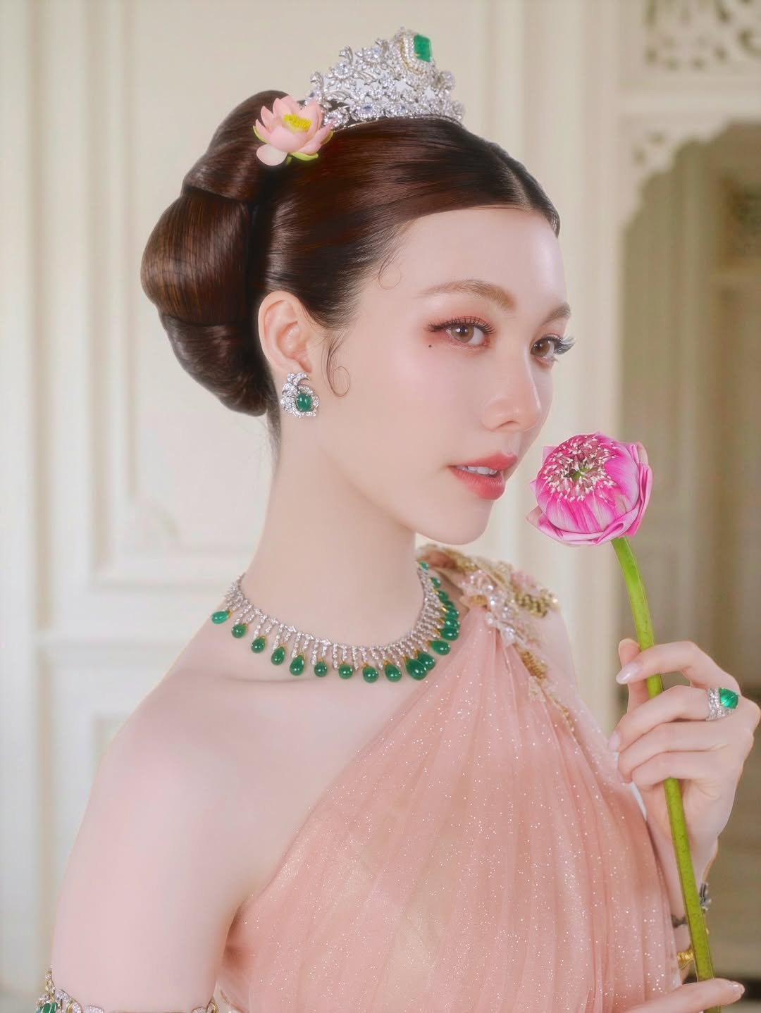 ออม - กรณ์นภัส เศรษฐรัตนพงศ์