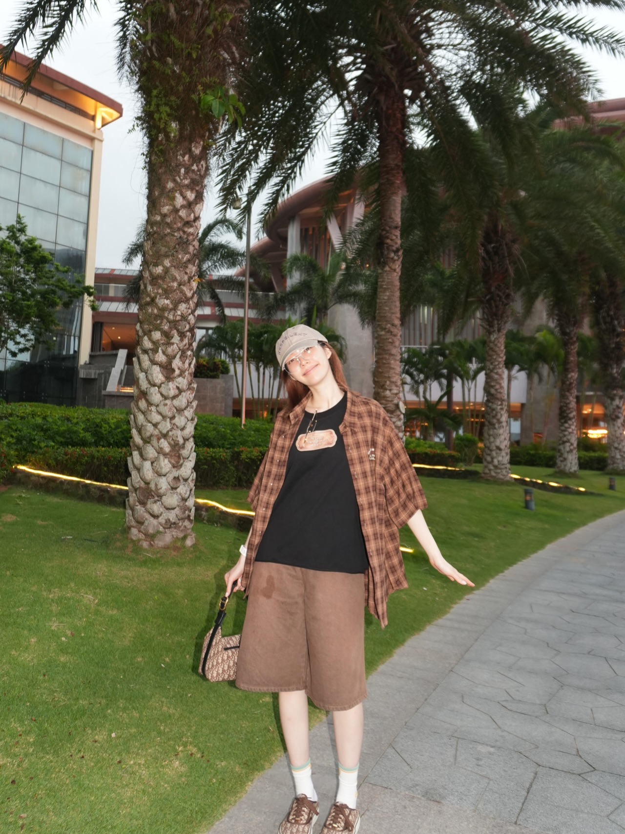 ออม - กรณ์นภัส เศรษฐรัตนพงศ์