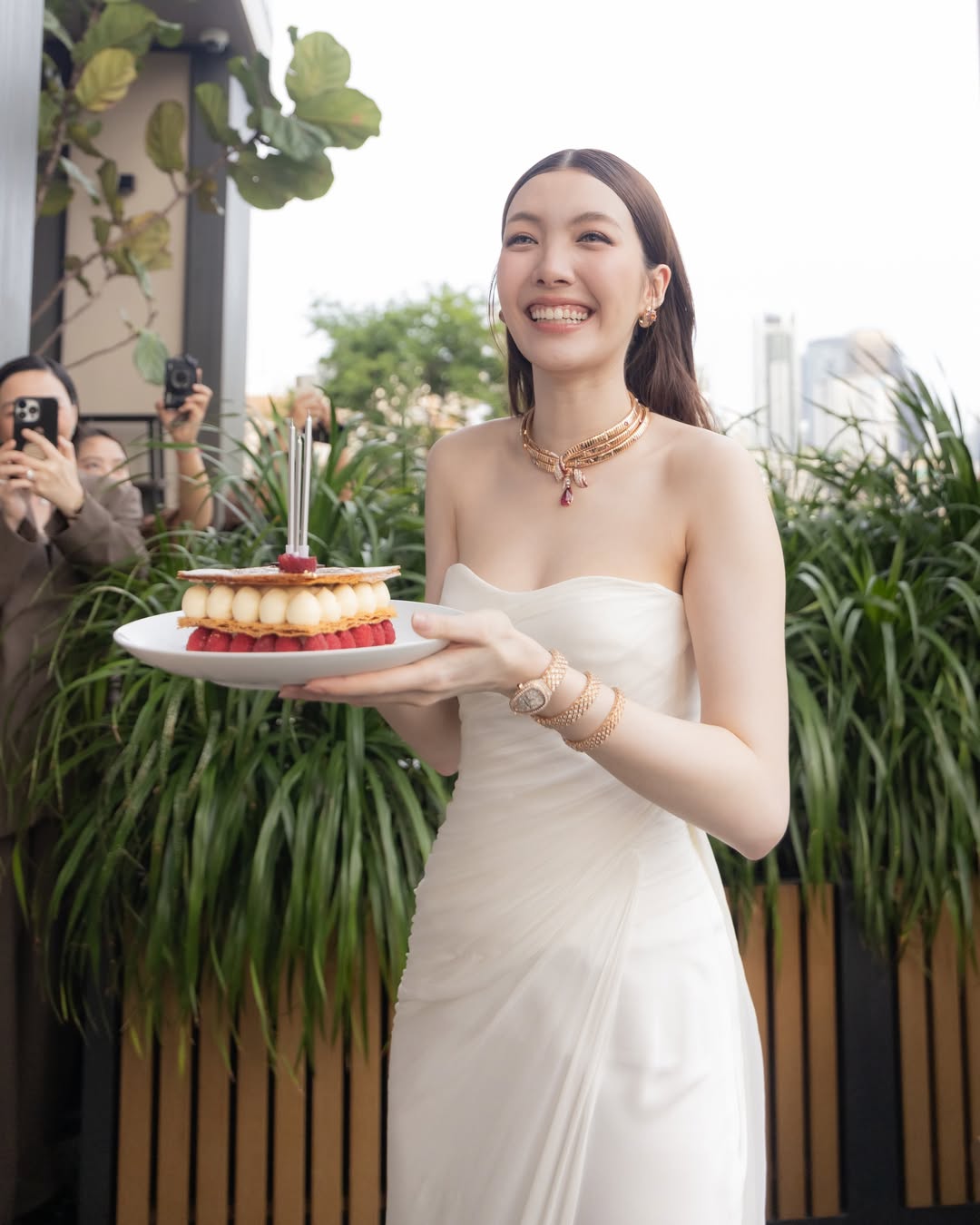 ออม - กรณ์นภัส เศรษฐรัตนพงศ์