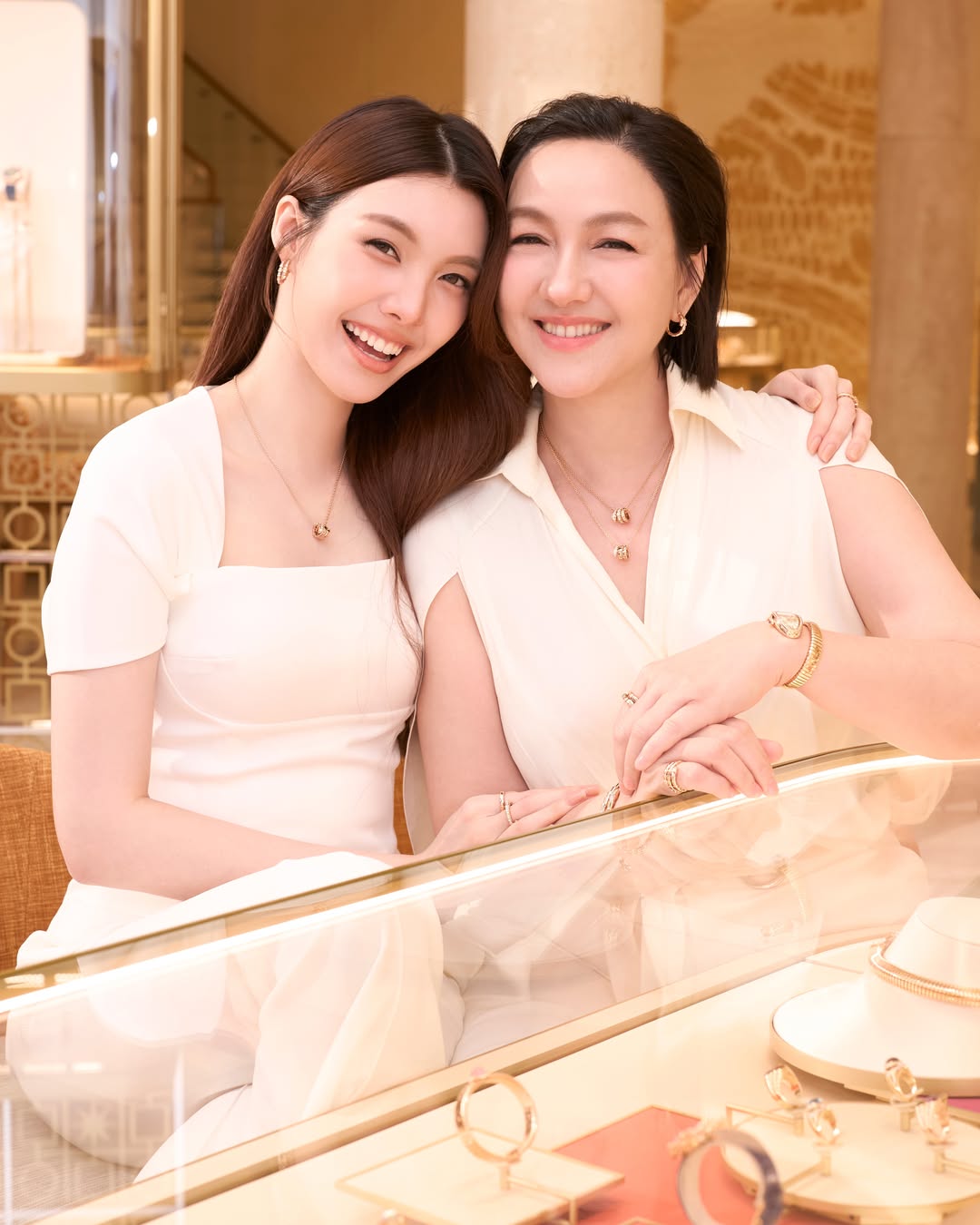 ออม - กรณ์นภัส เศรษฐรัตนพงศ์