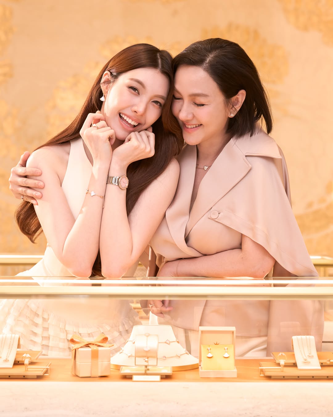 ออม - กรณ์นภัส เศรษฐรัตนพงศ์