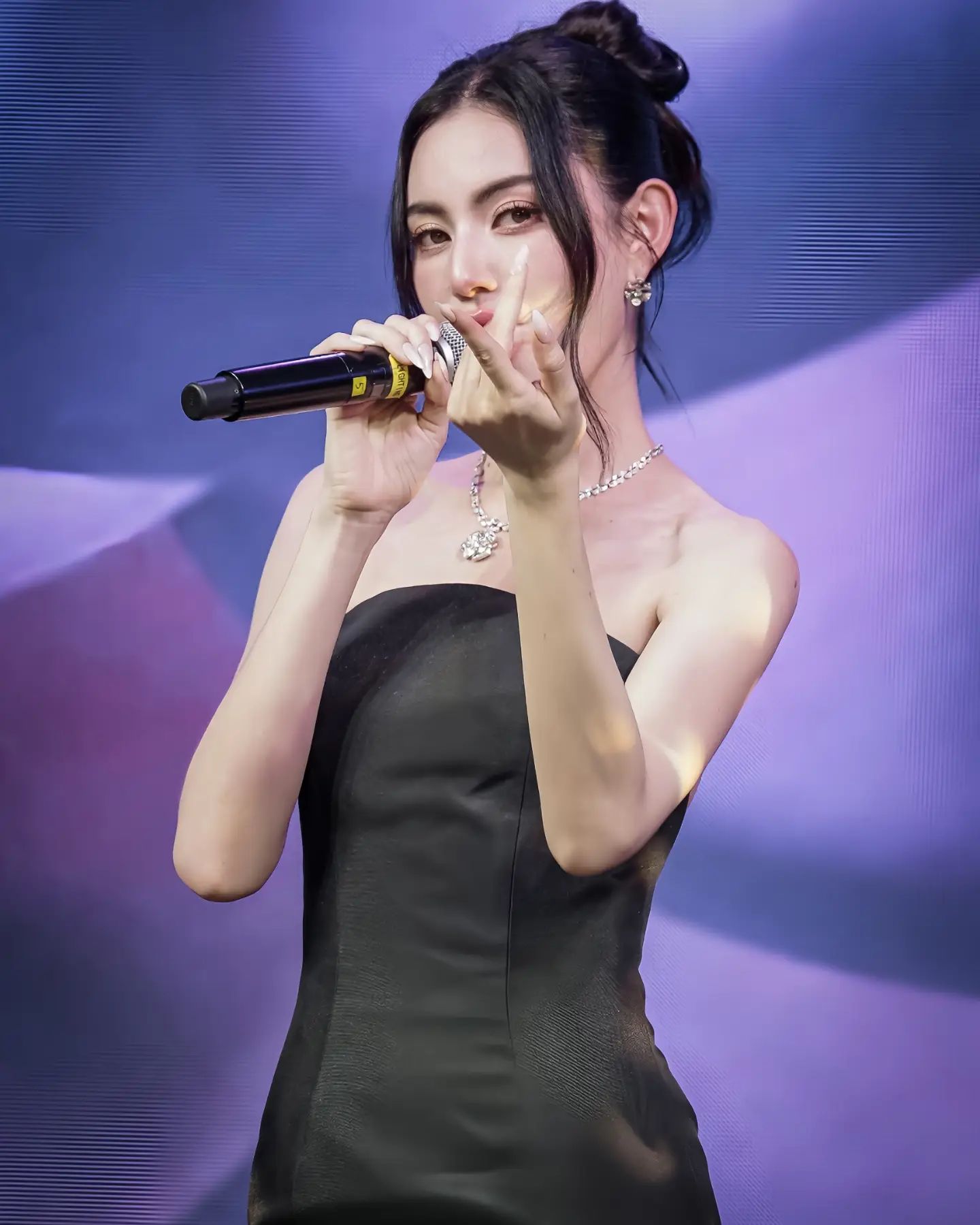 ใหม่ - ดาวิกา โฮร์เน่