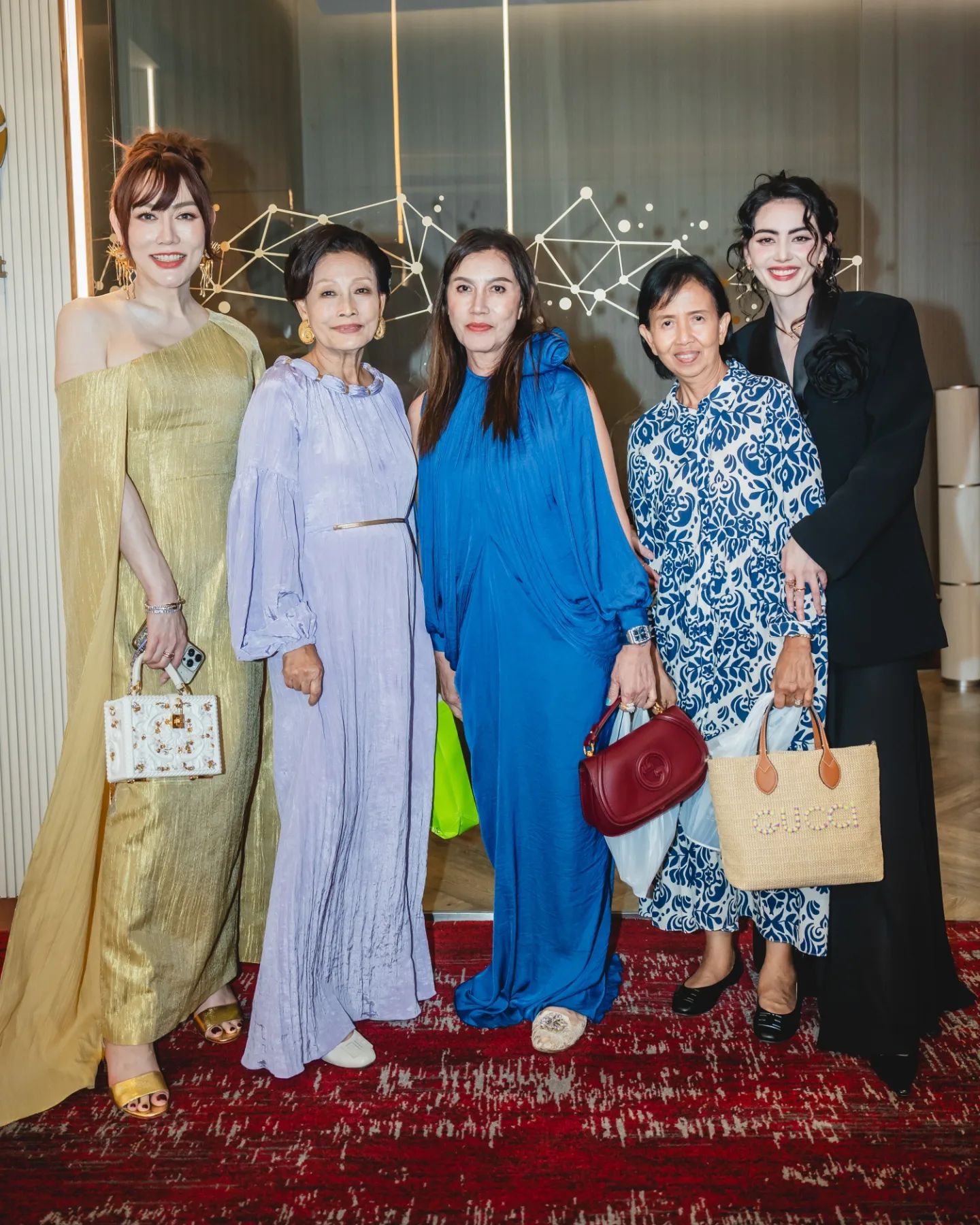 ใหม่ - ดาวิกา โฮร์เน่