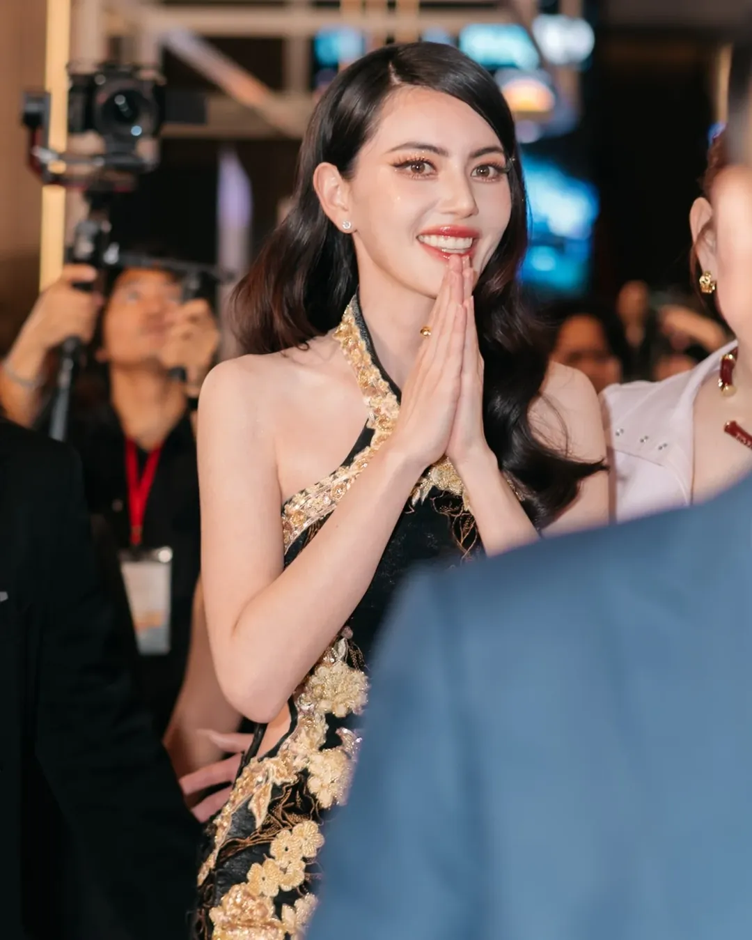 ใหม่ - ดาวิกา โฮร์เน่