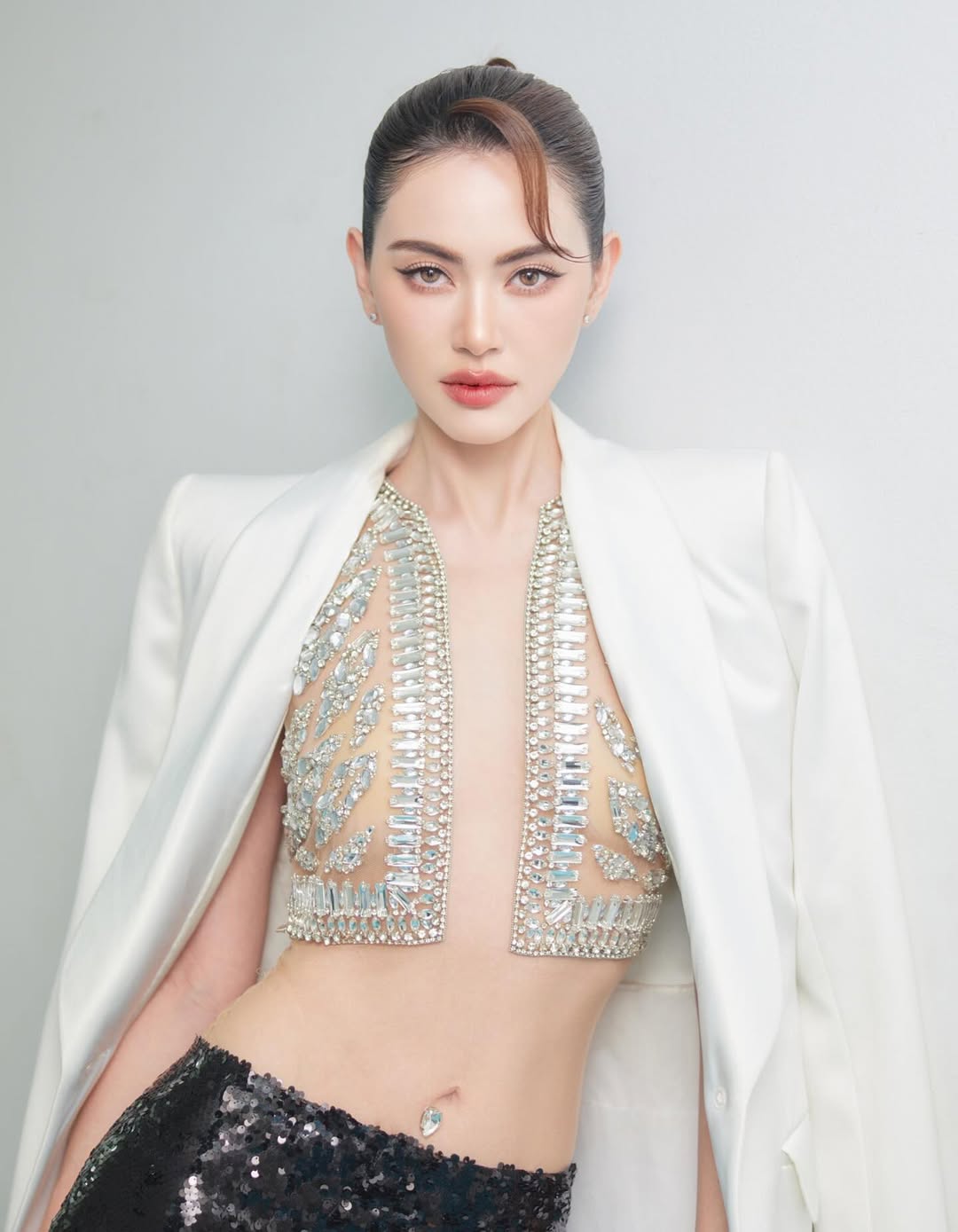 ใหม่ - ดาวิกา โฮร์เน่