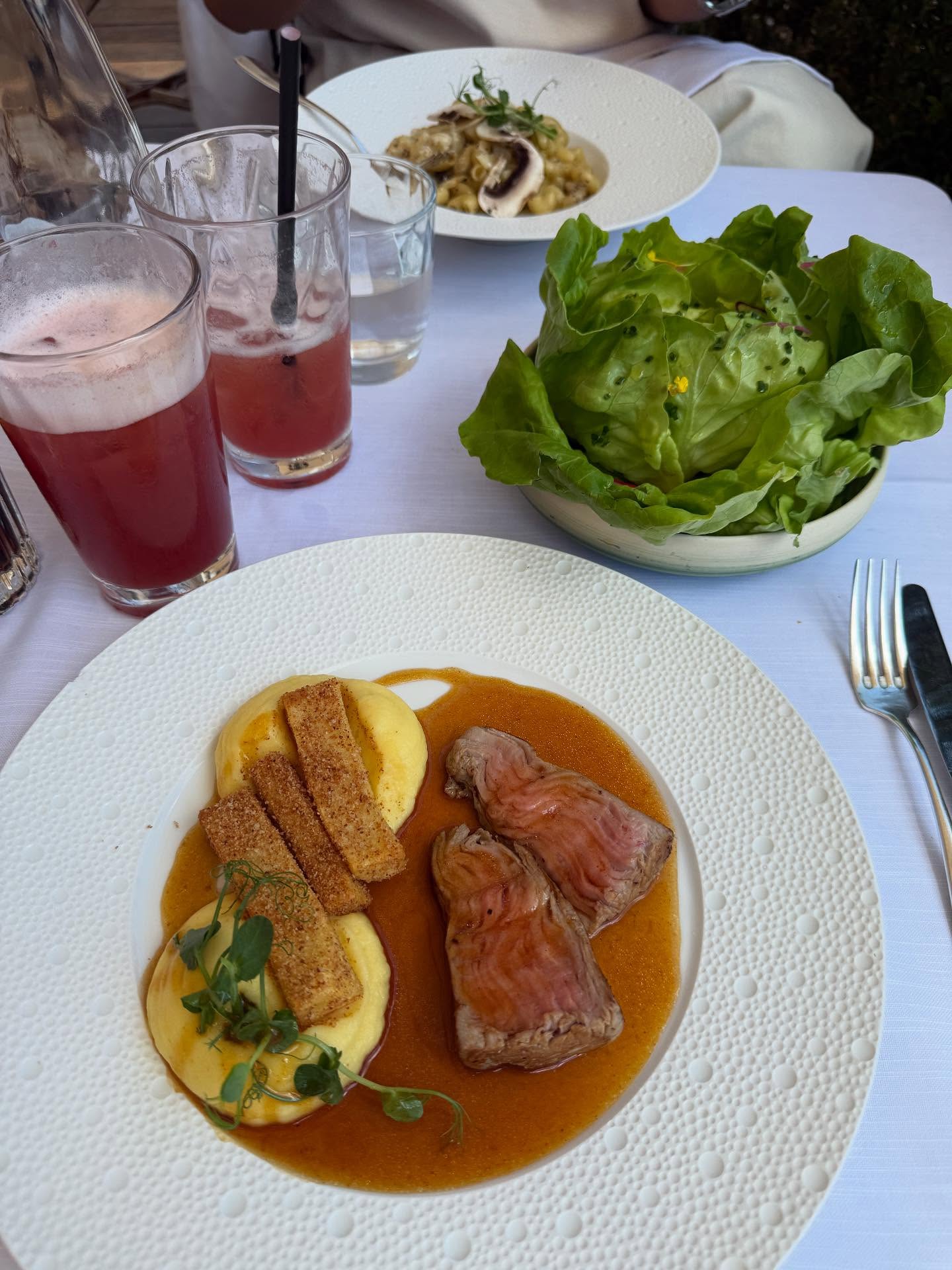 ใหม่ - ดาวิกา โฮร์เน่