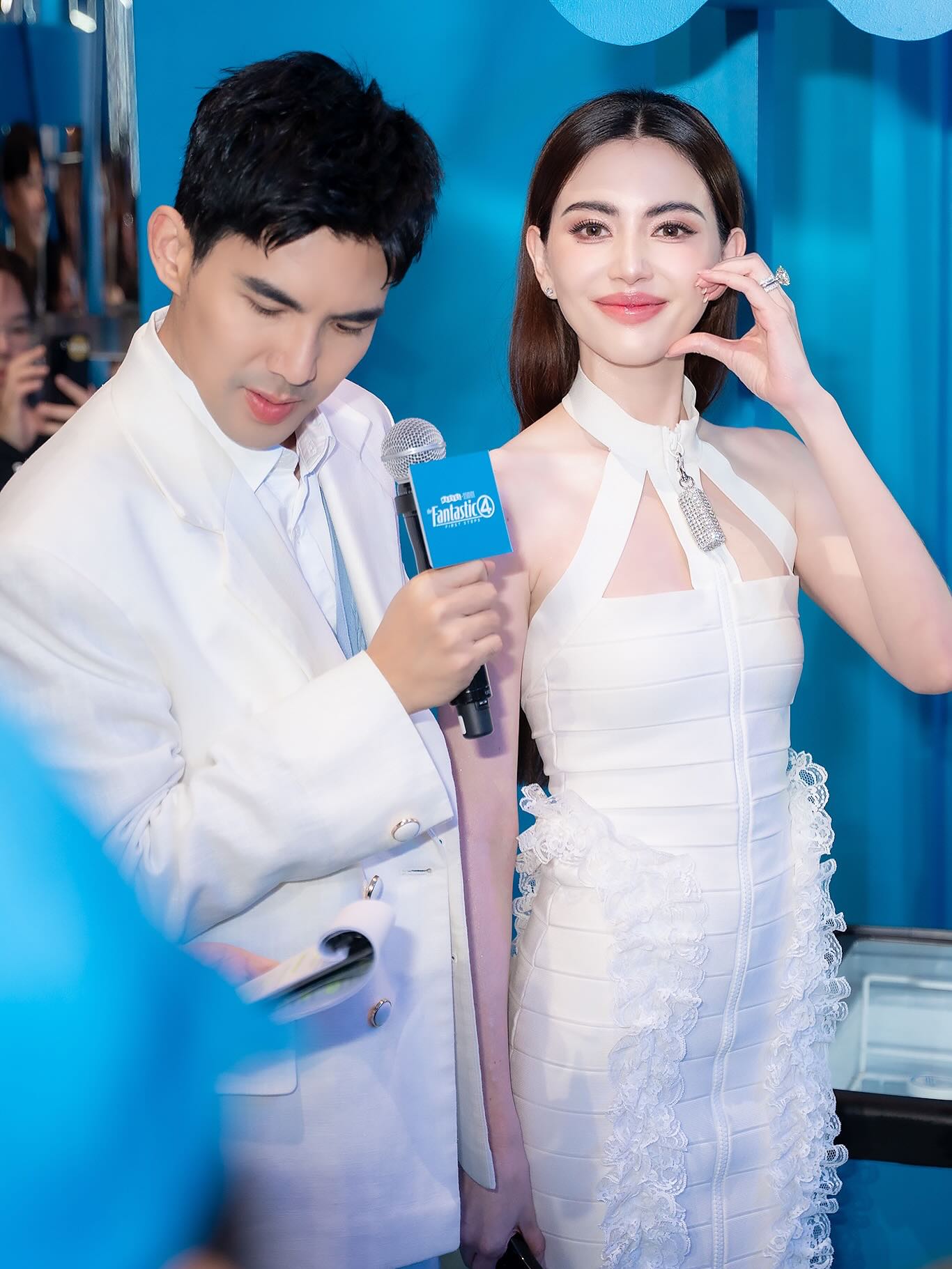 ใหม่ - ดาวิกา โฮร์เน่