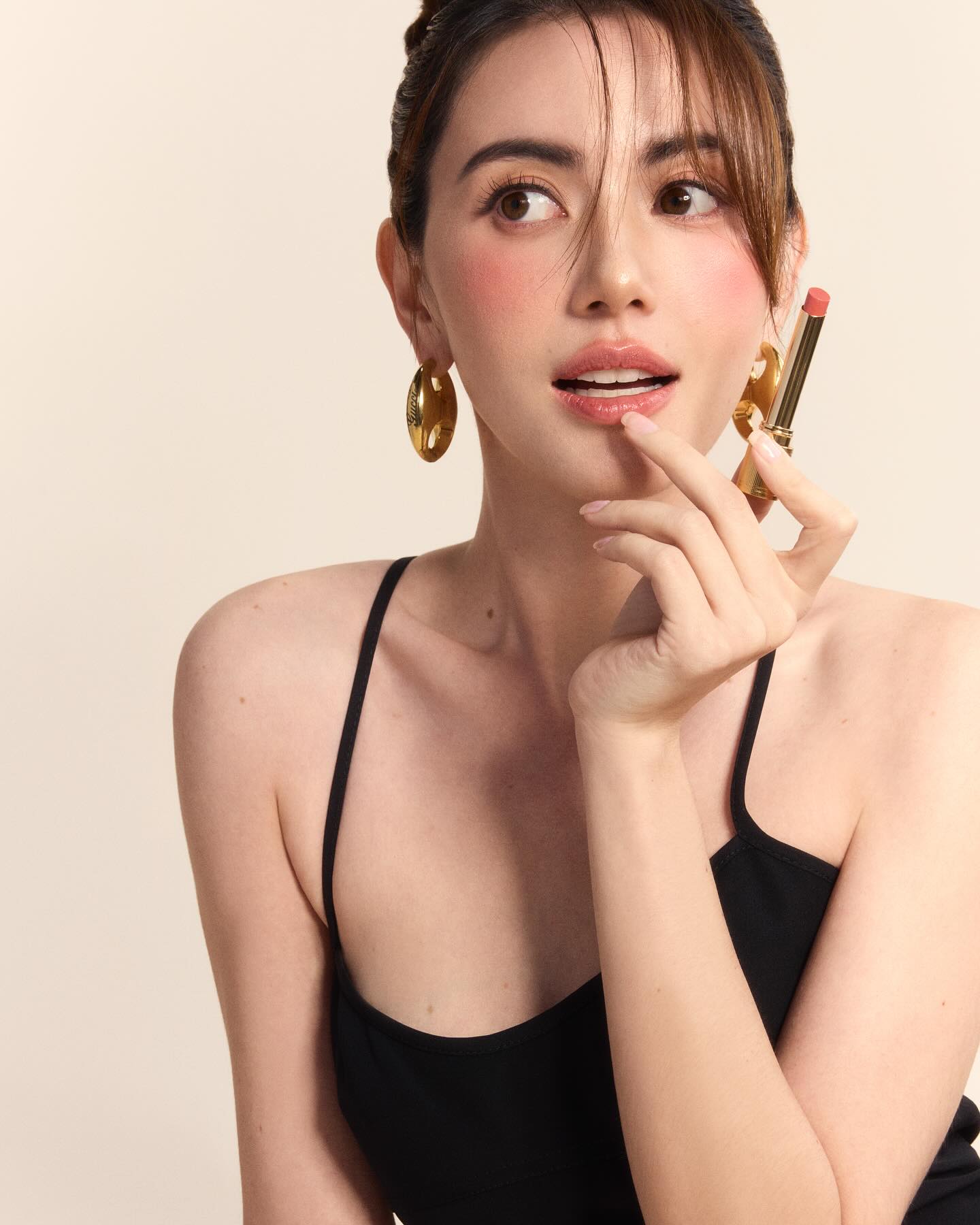 ใหม่ - ดาวิกา โฮร์เน่