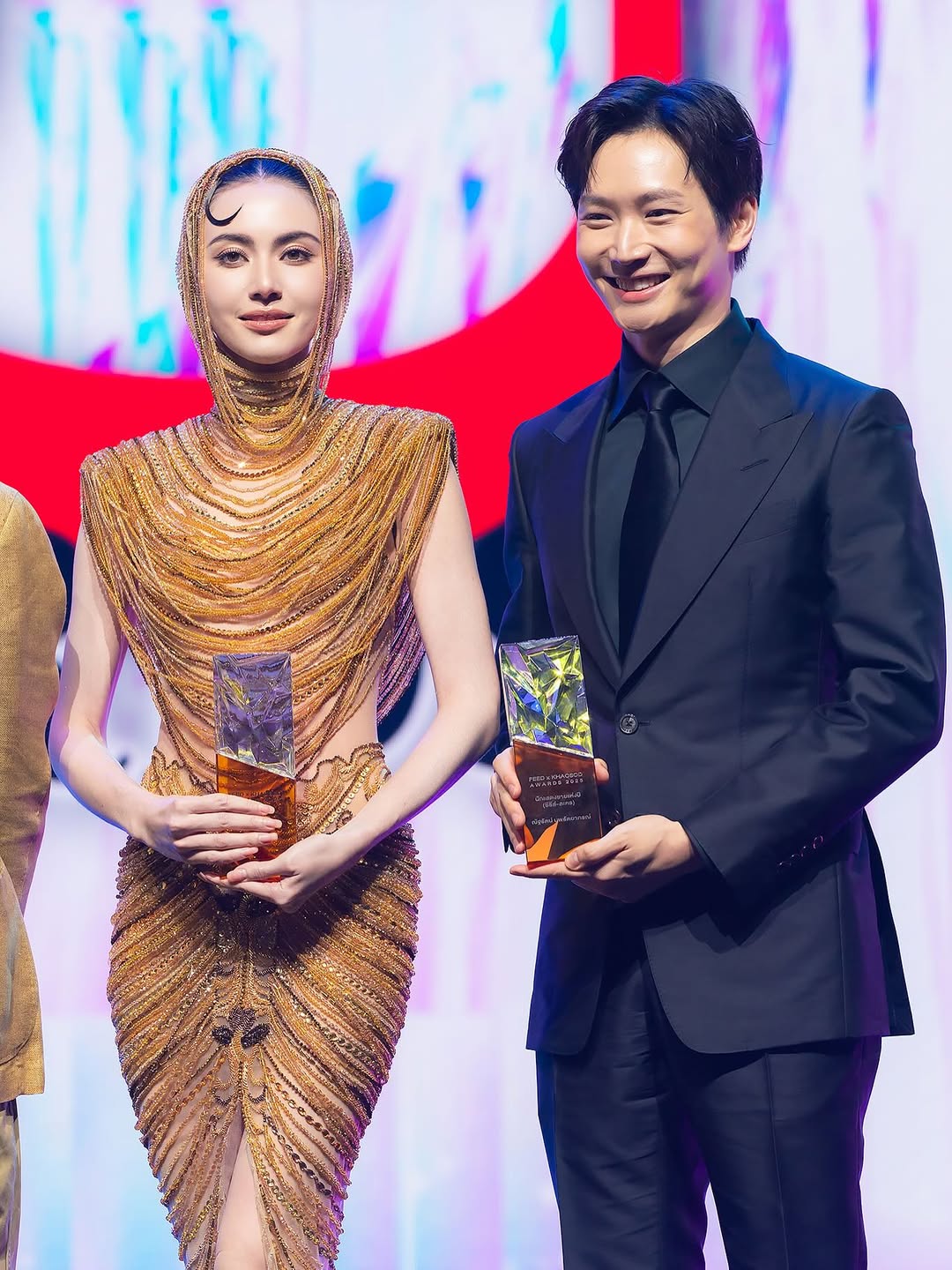 ใหม่ - ดาวิกา โฮร์เน่