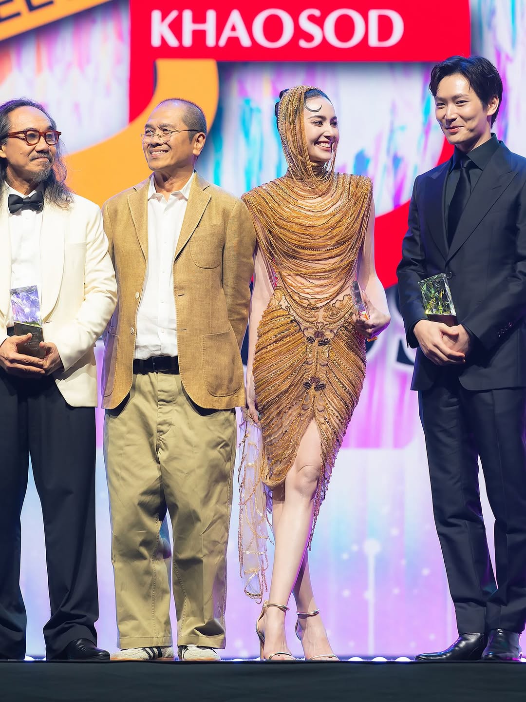 ใหม่ - ดาวิกา โฮร์เน่