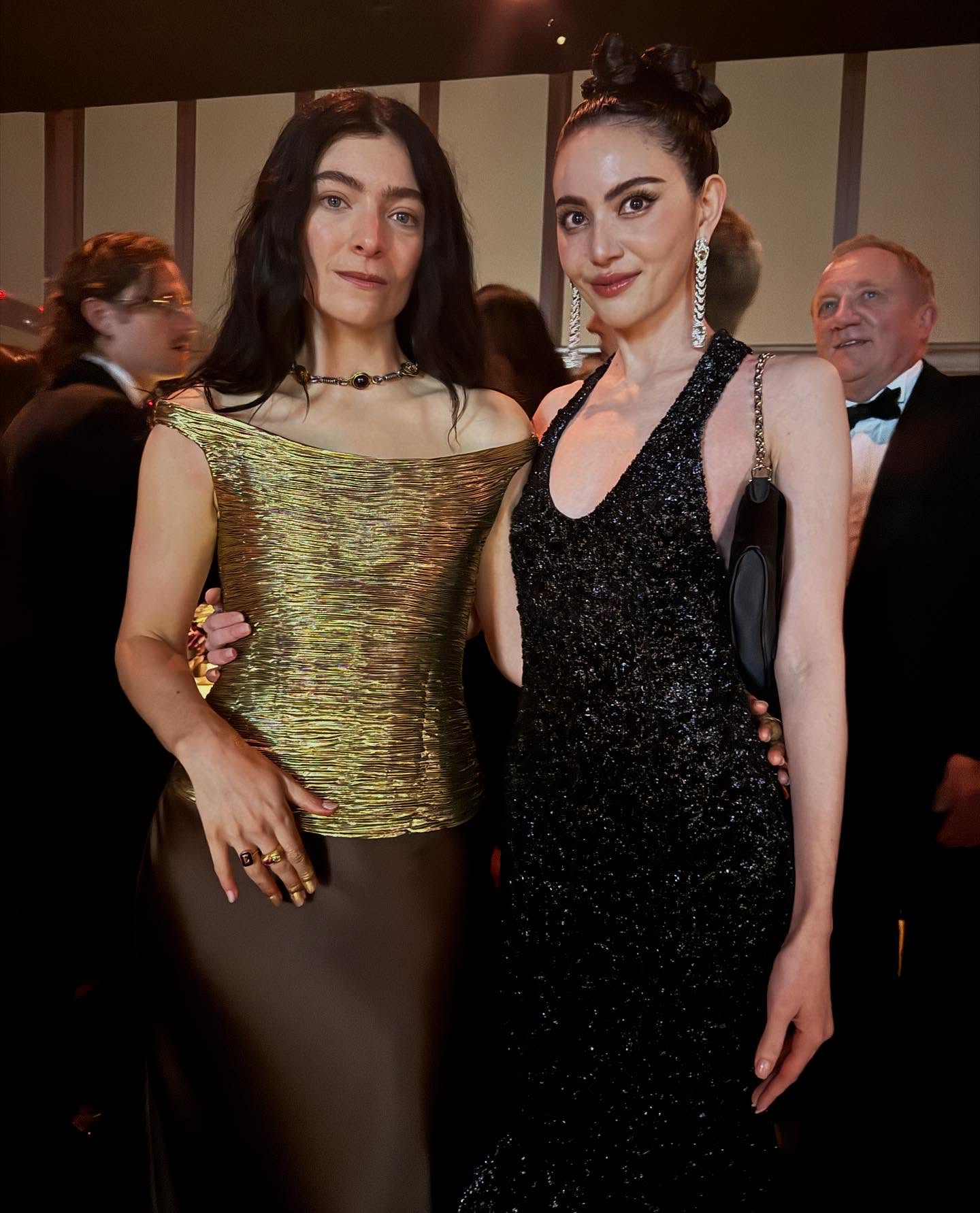 ใหม่ - ดาวิกา โฮร์เน่