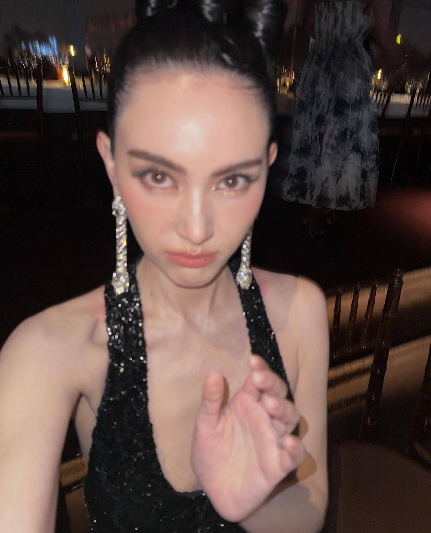 ใหม่ - ดาวิกา โฮร์เน่