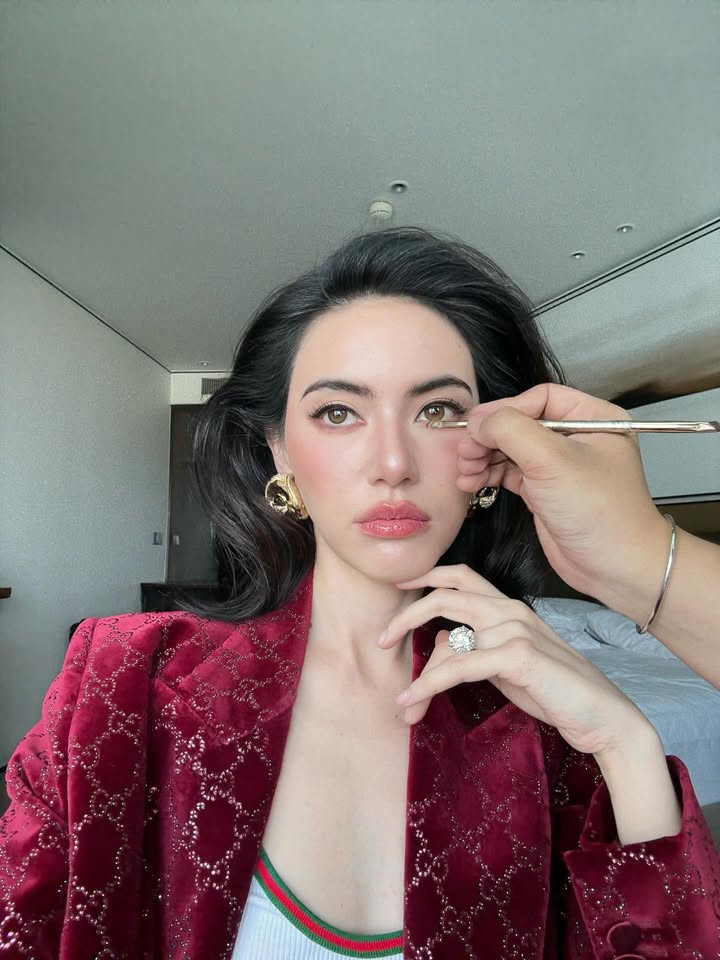 ใหม่ - ดาวิกา โฮร์เน่