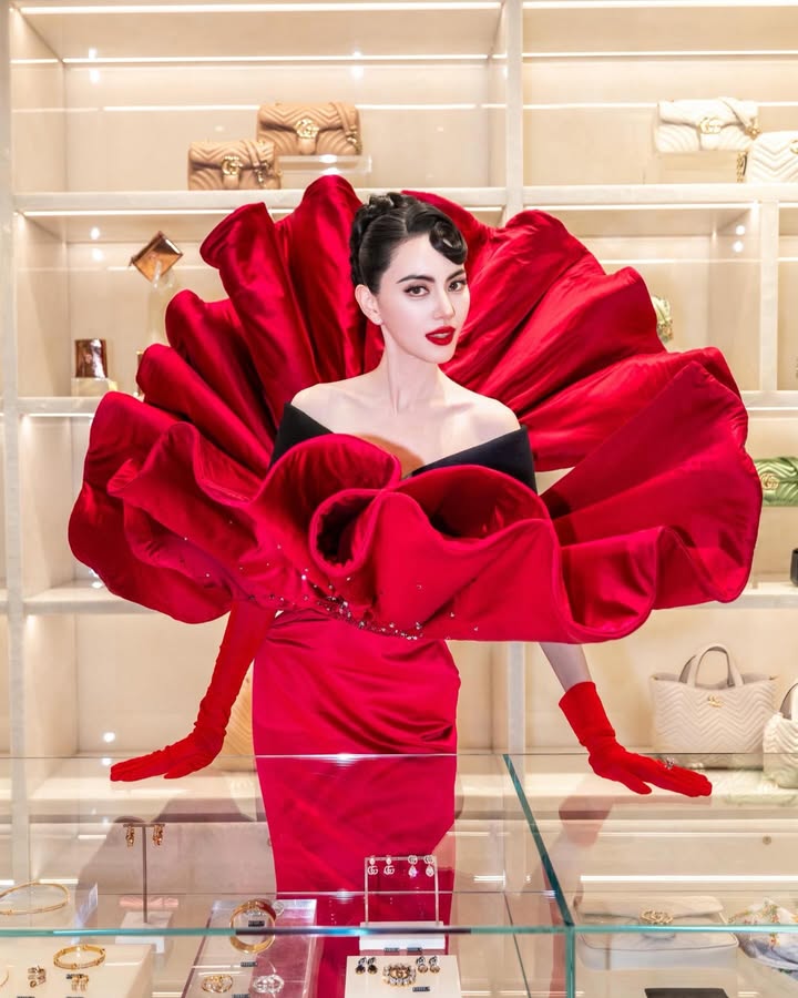 ใหม่ - ดาวิกา โฮร์เน่