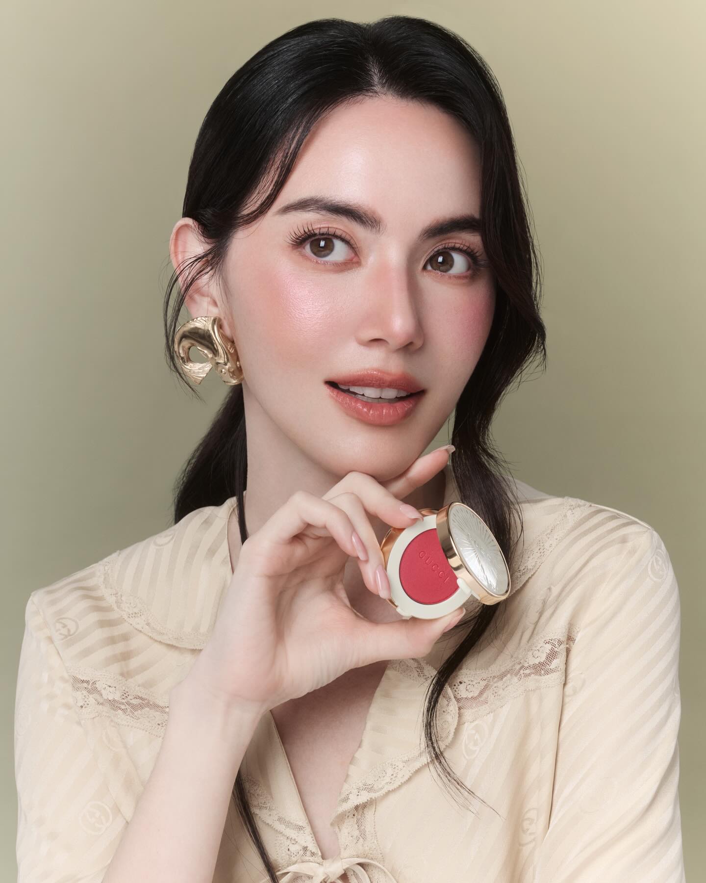 ใหม่ - ดาวิกา โฮร์เน่