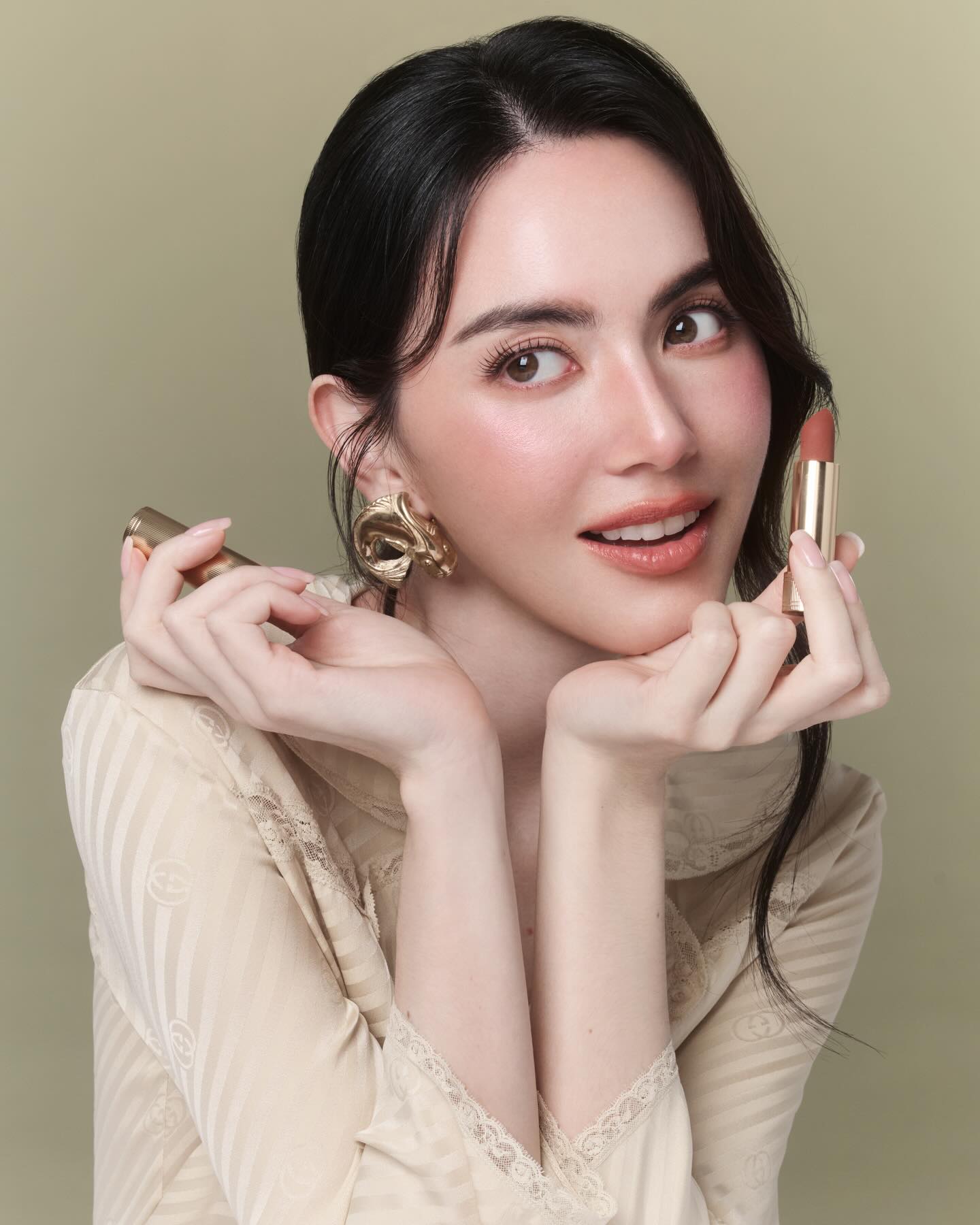 ใหม่ - ดาวิกา โฮร์เน่