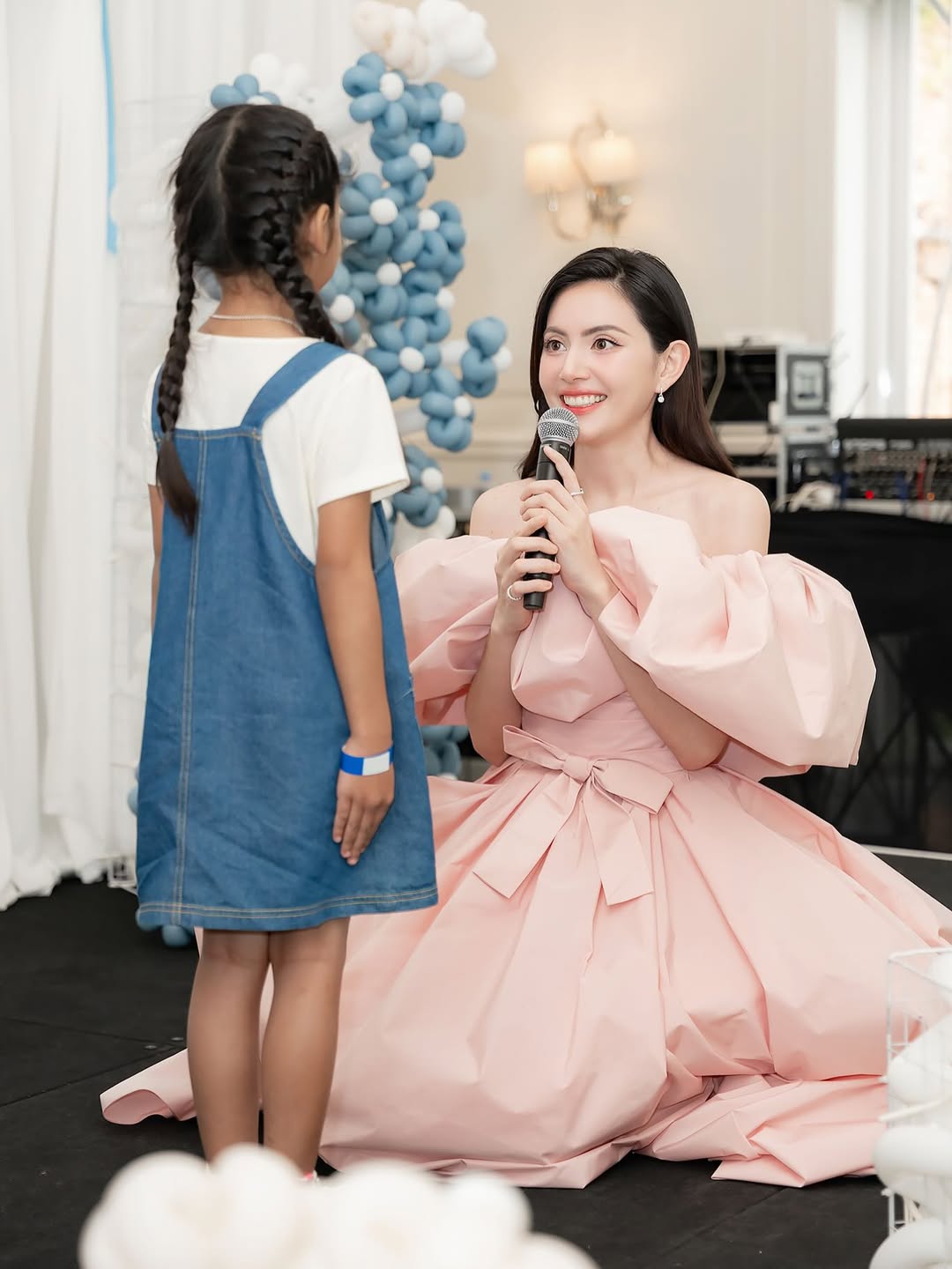 ใหม่ - ดาวิกา โฮร์เน่