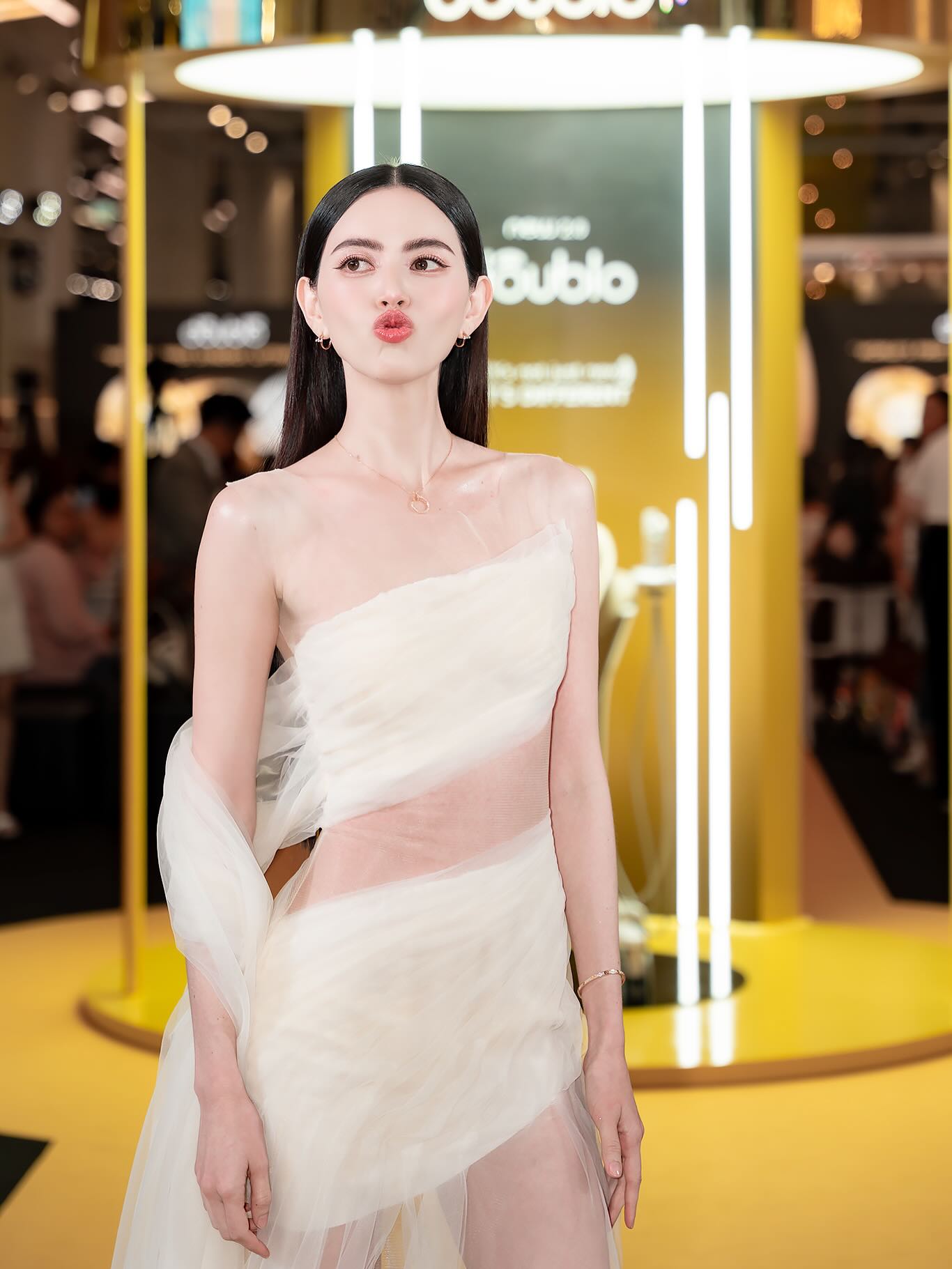 ใหม่ - ดาวิกา โฮร์เน่