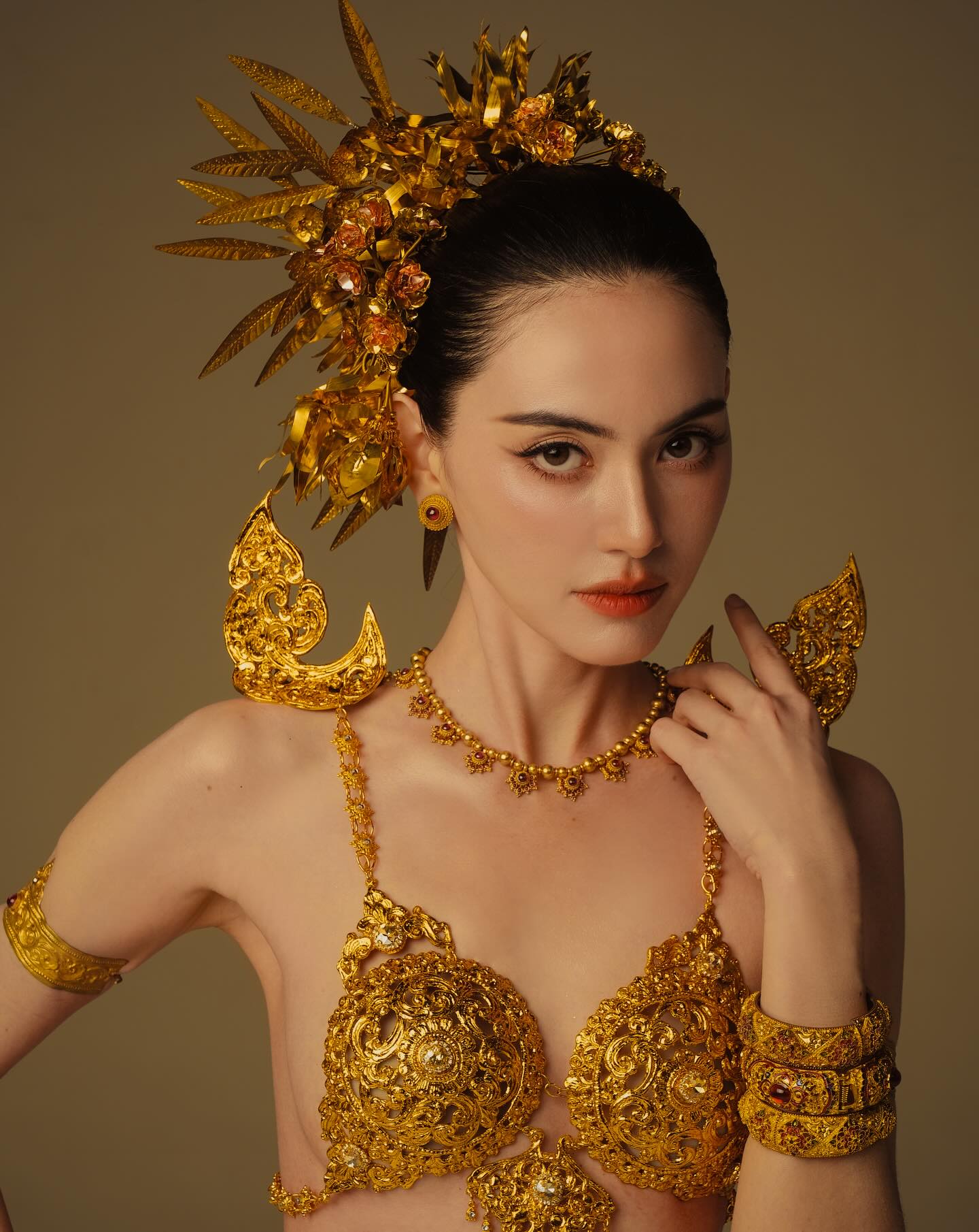 ใหม่ - ดาวิกา โฮร์เน่