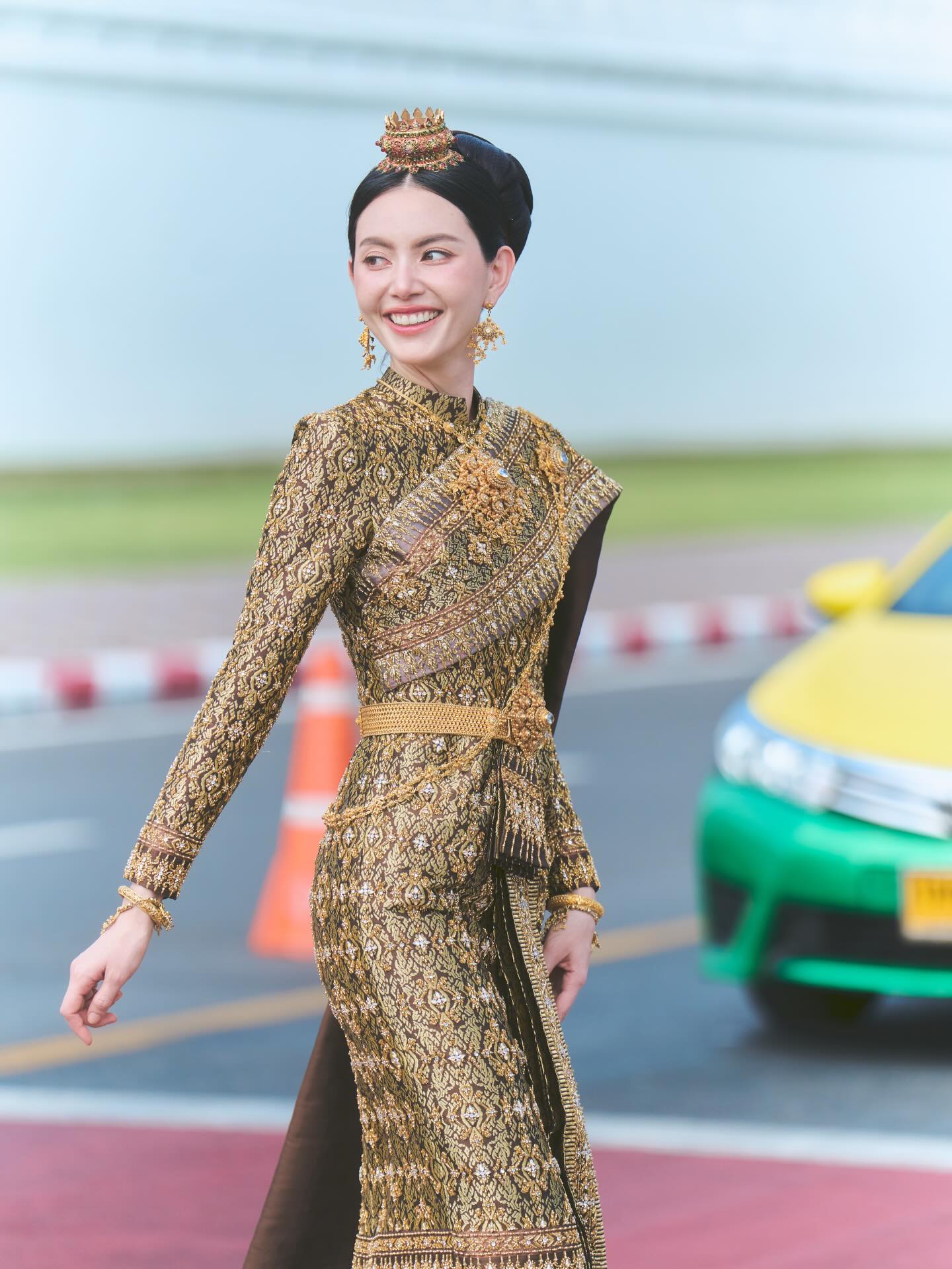 ใหม่ - ดาวิกา โฮร์เน่