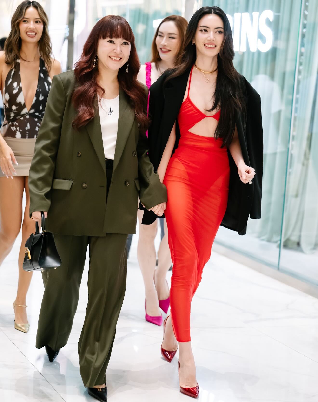 ใหม่ - ดาวิกา โฮร์เน่